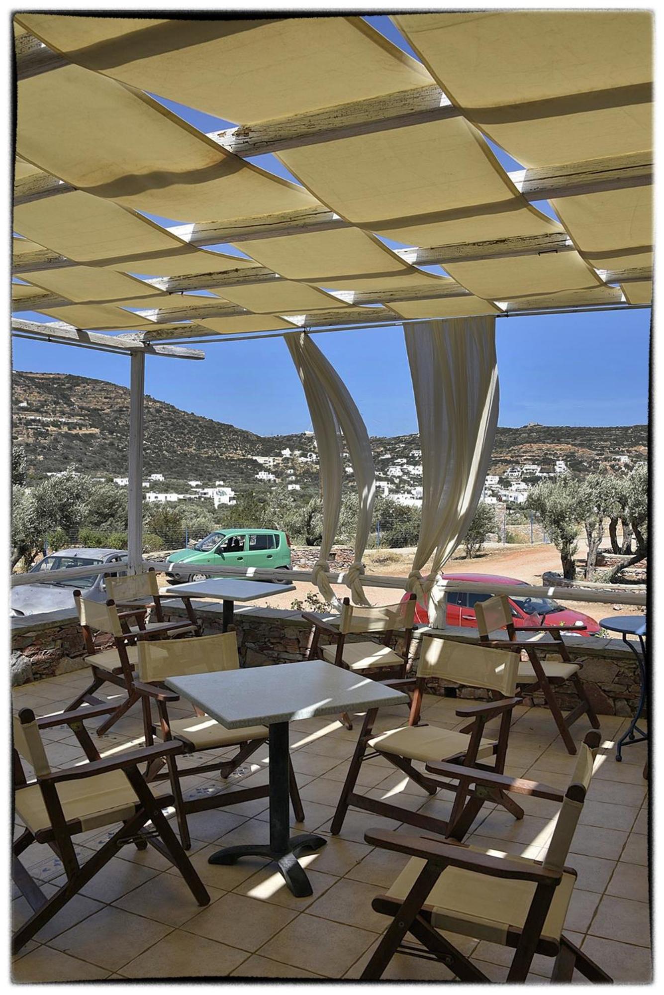 Theasis Sifnos Apartments