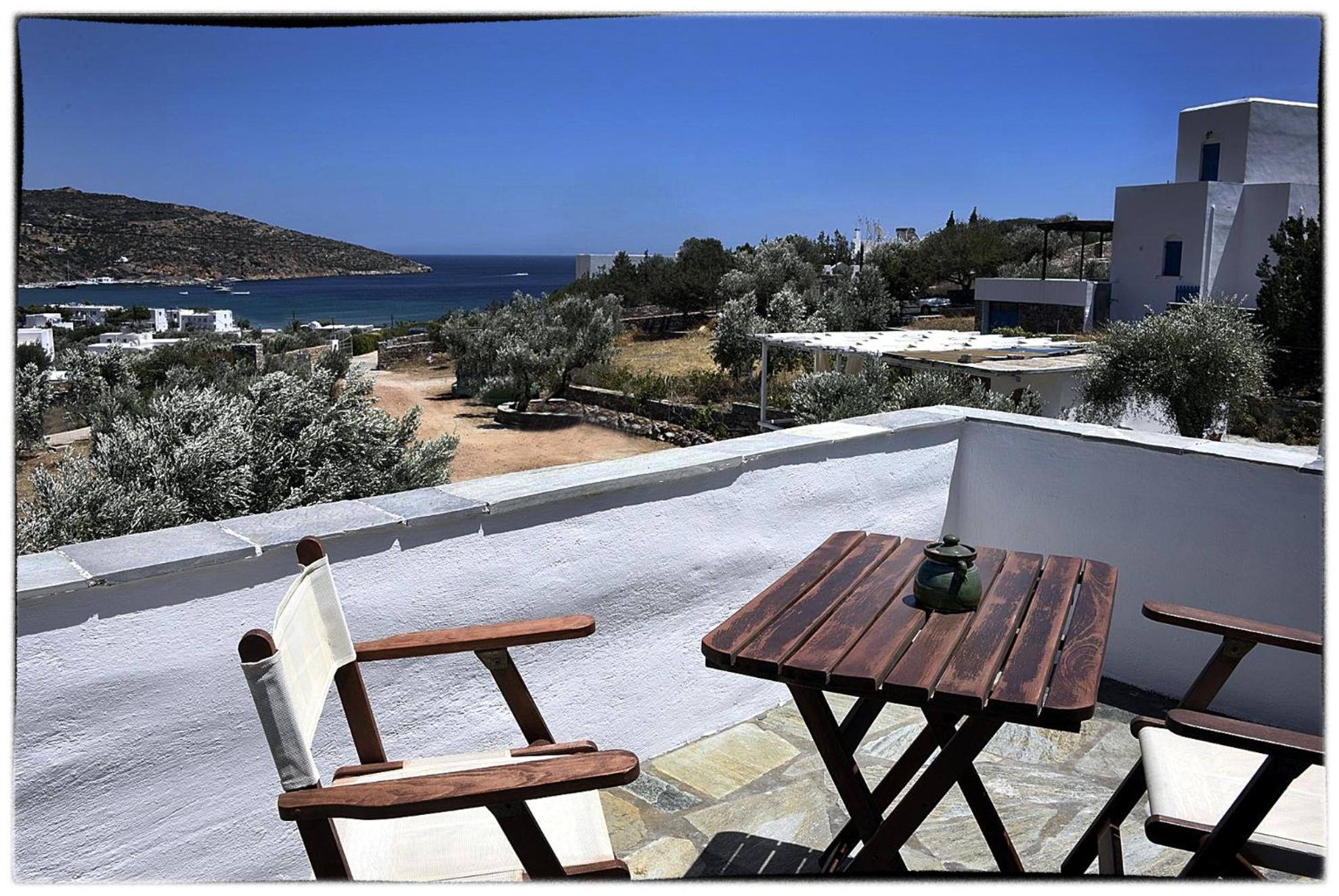 Theasis Sifnos Apartments