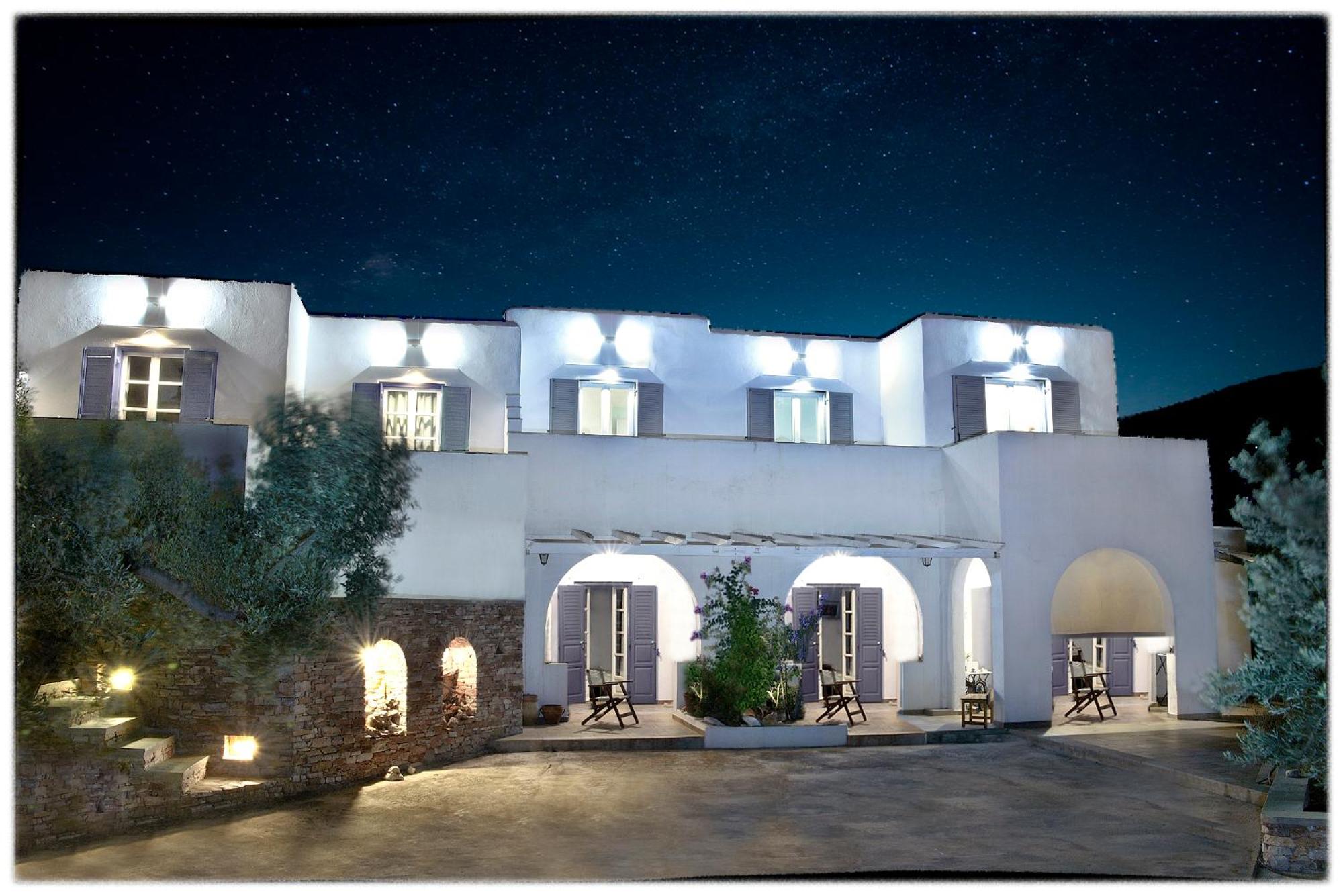Theasis Sifnos Apartments