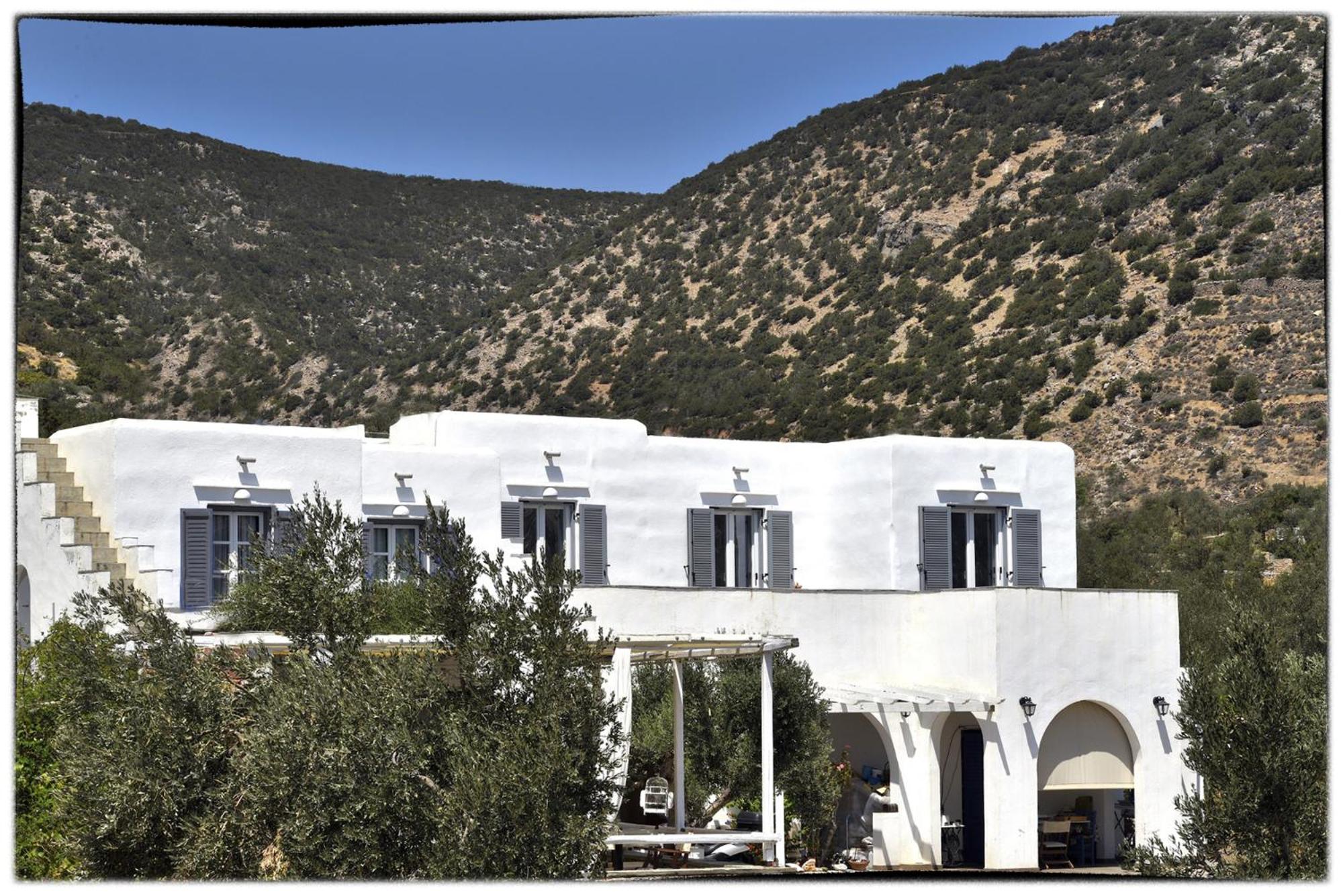 Theasis Sifnos Apartments
