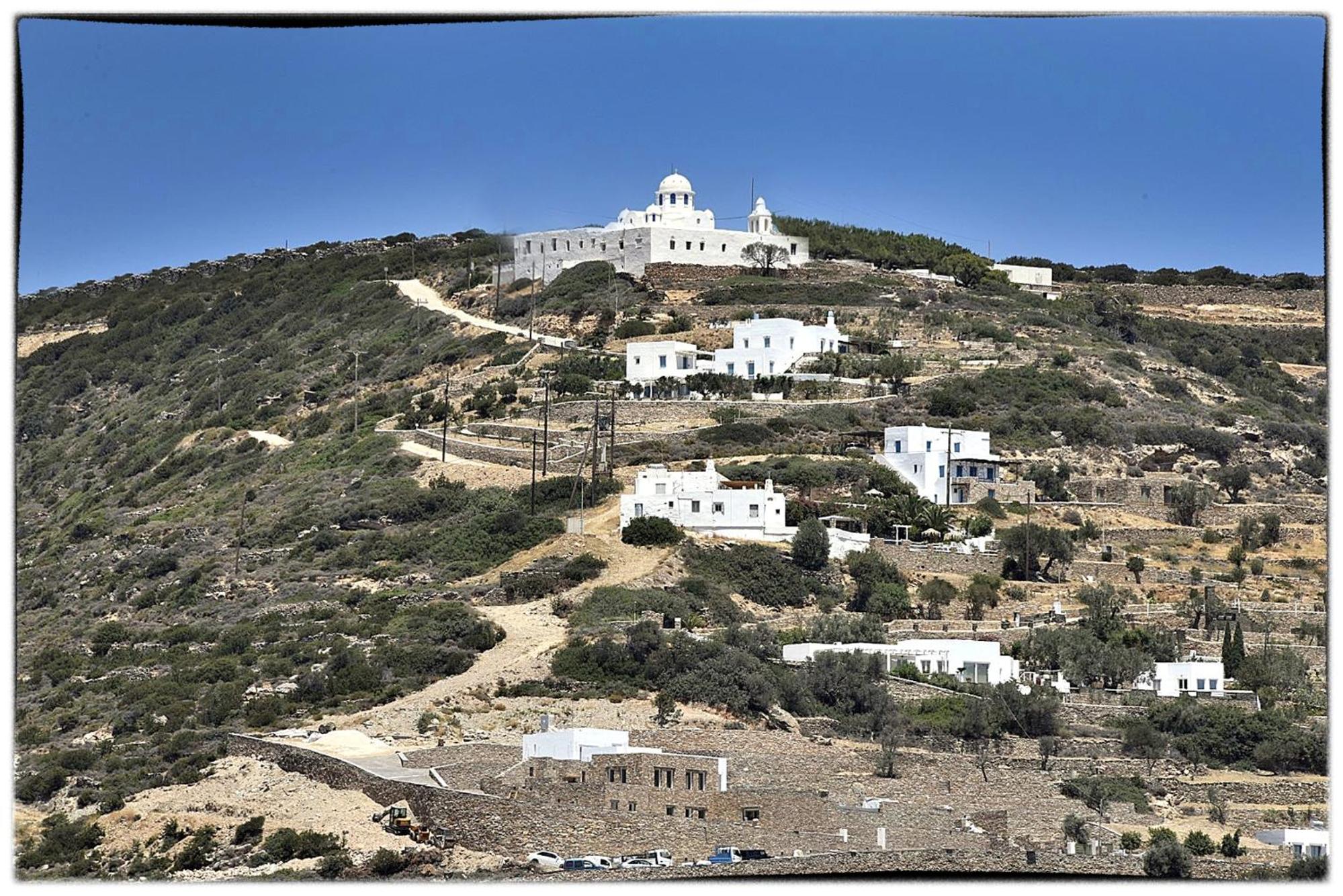 Theasis Sifnos Apartments