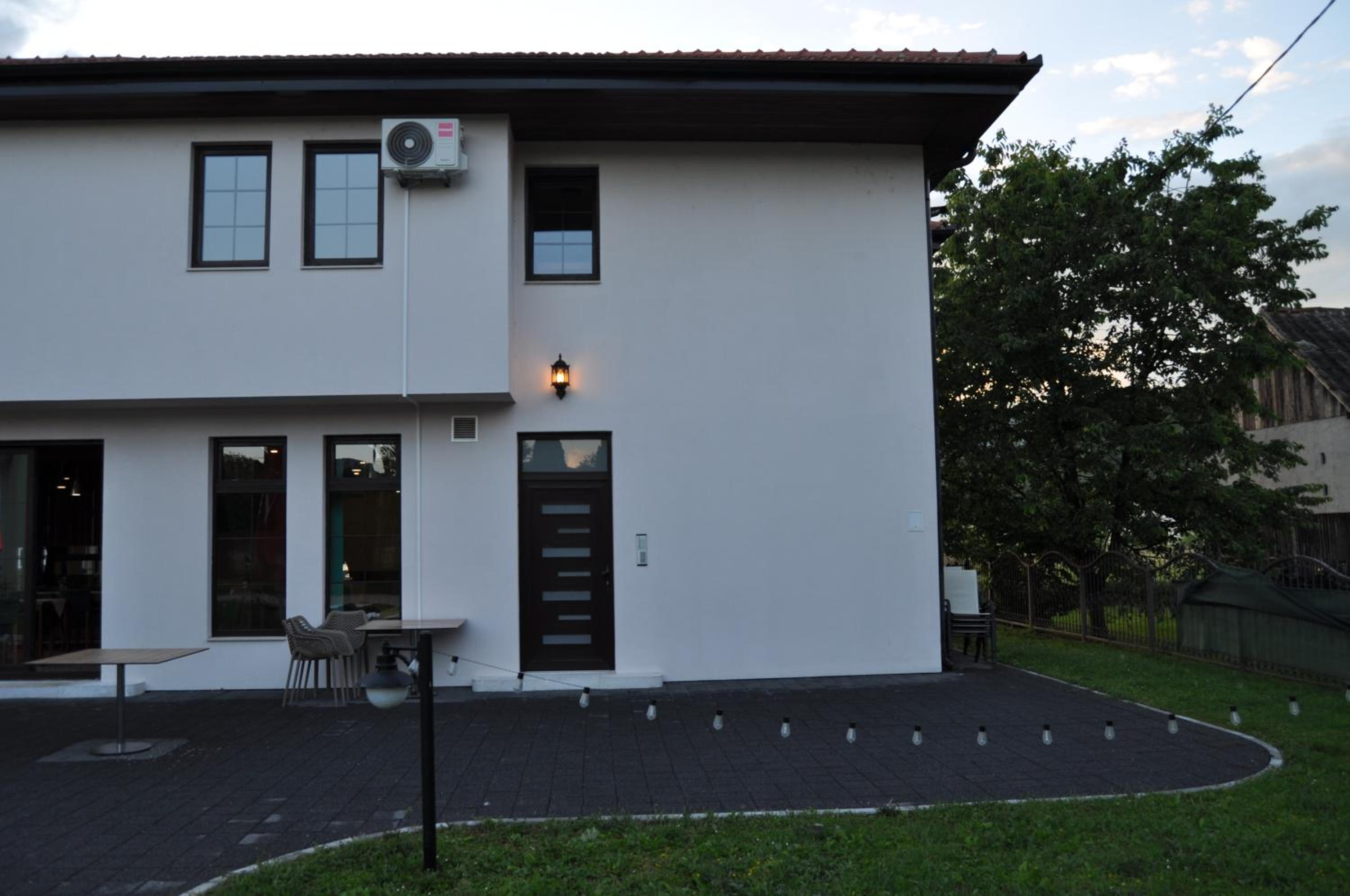 Apartments Divanhana 1