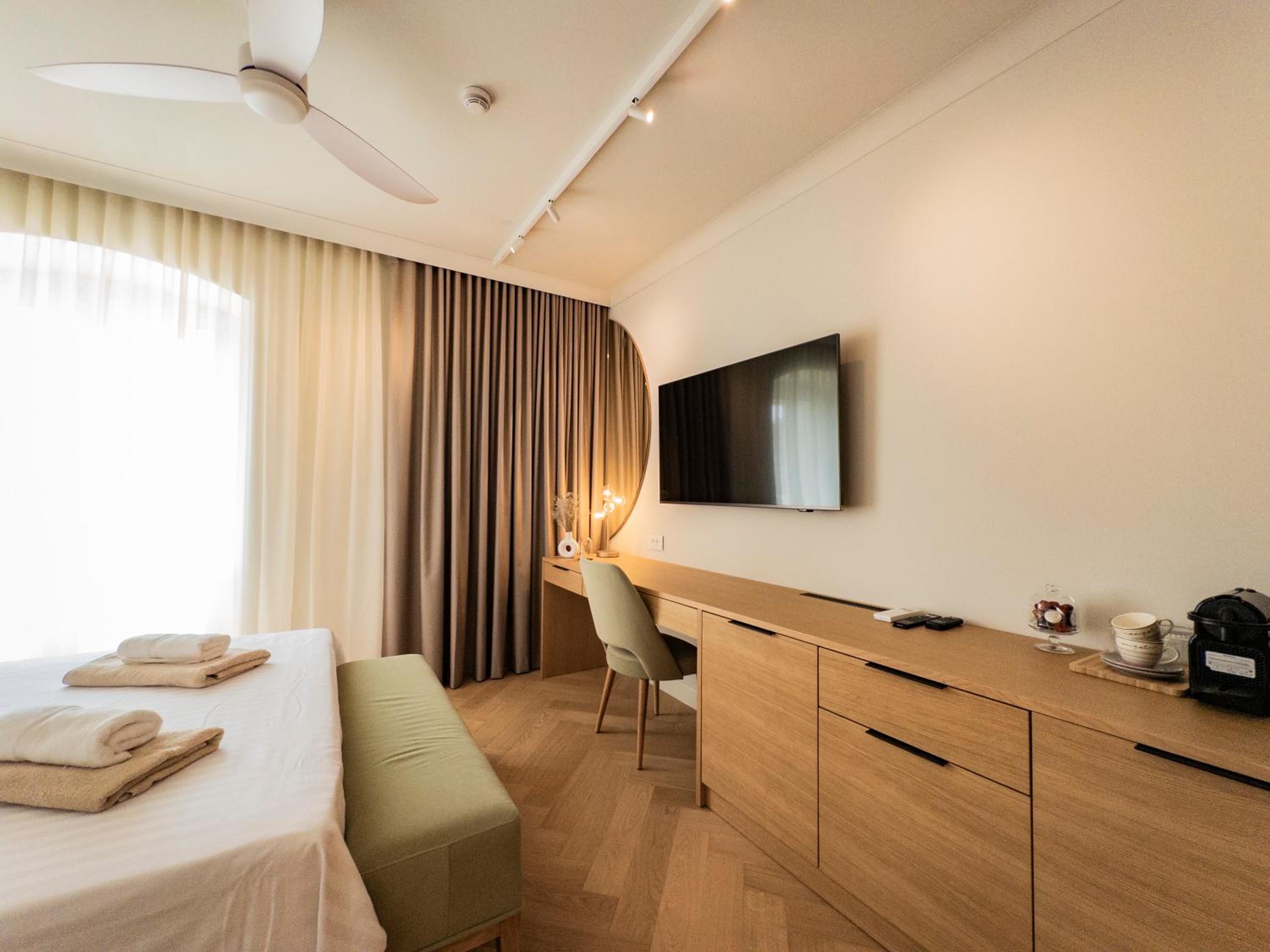 Topaz Rooms photo 2