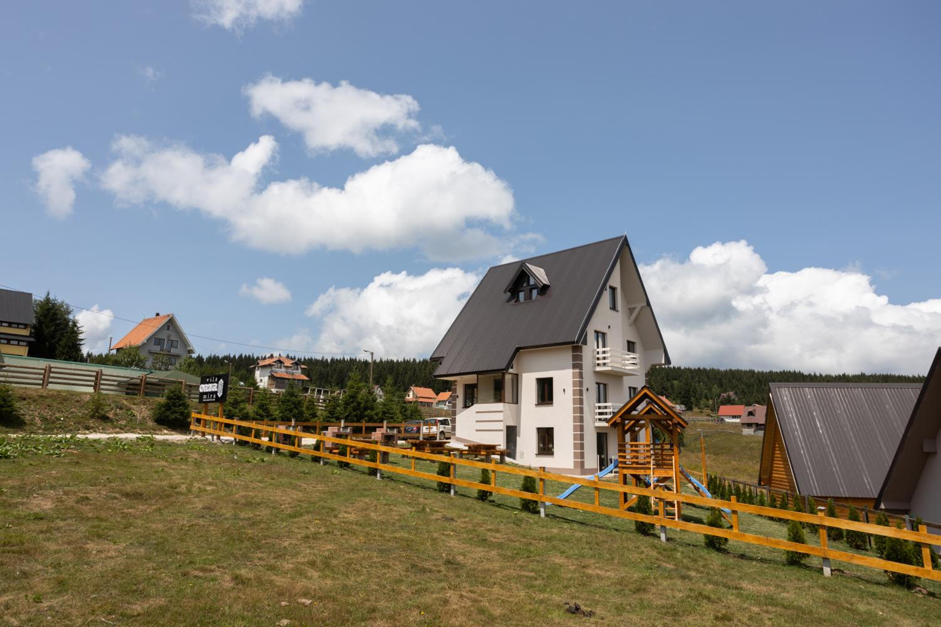 Vila Oaza mira Golija view 5
