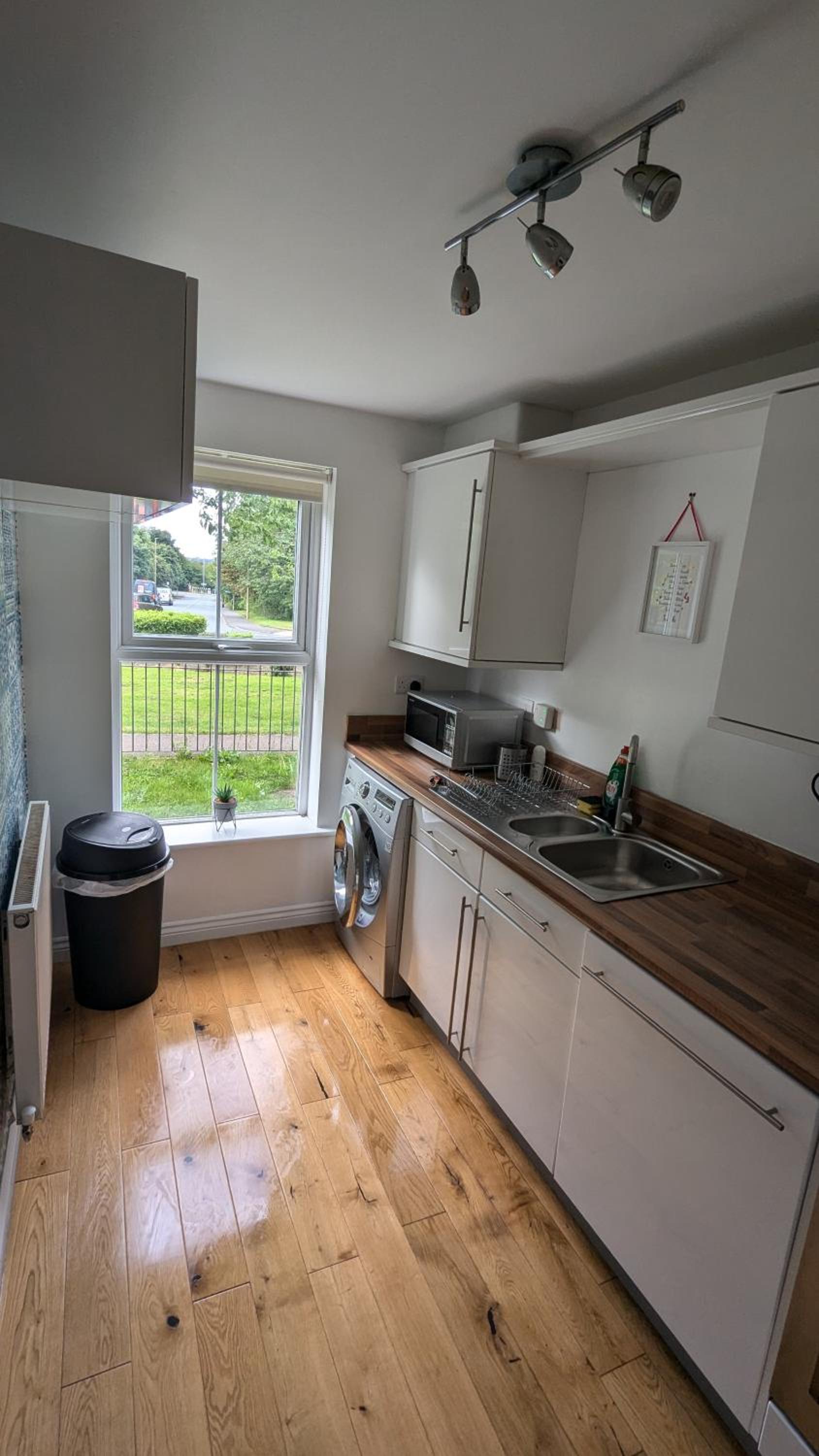 Sleeps up to 8 guests - Modern townhouse near Newcastle