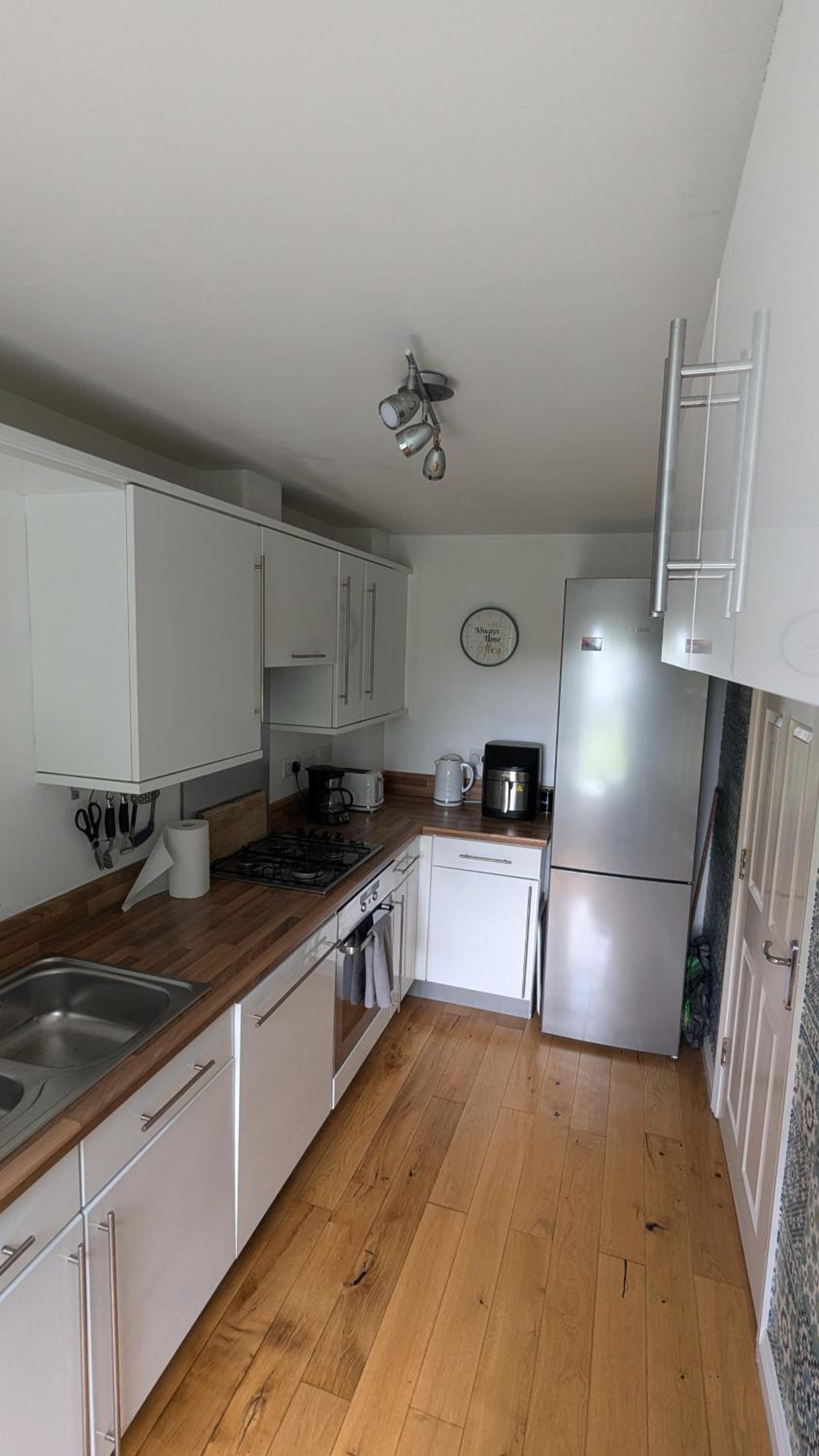 Sleeps up to 8 guests - Modern townhouse near Newcastle