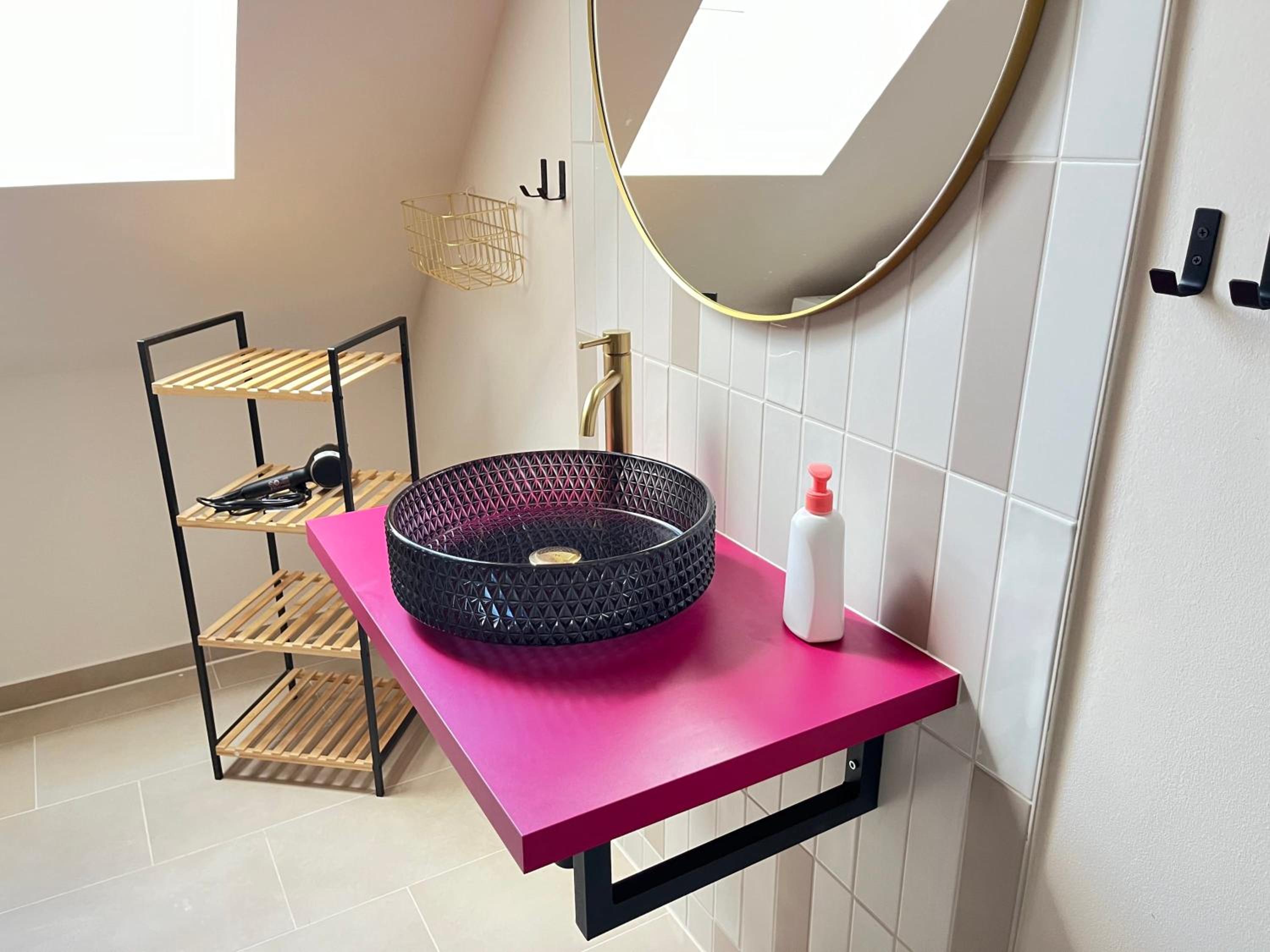 Bright Hideaway -70 sqm- near BER Airport