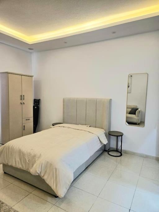 New Studio Apt Al Mounsiyah