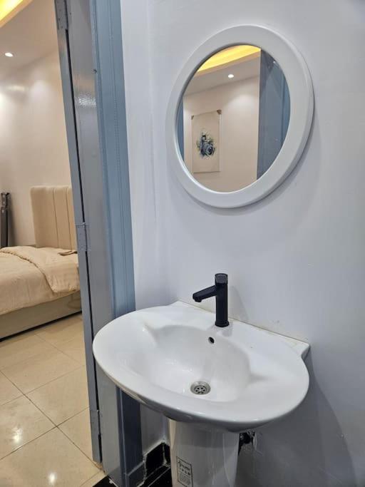 New Studio Apt Al Mounsiyah