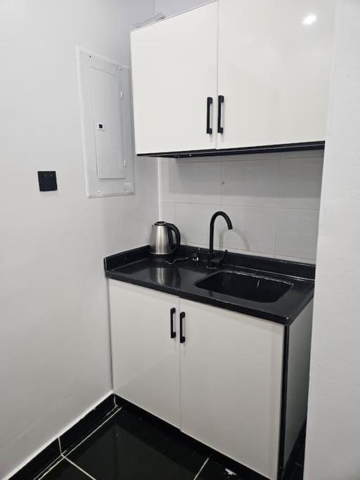 New Studio Apt Al Mounsiyah