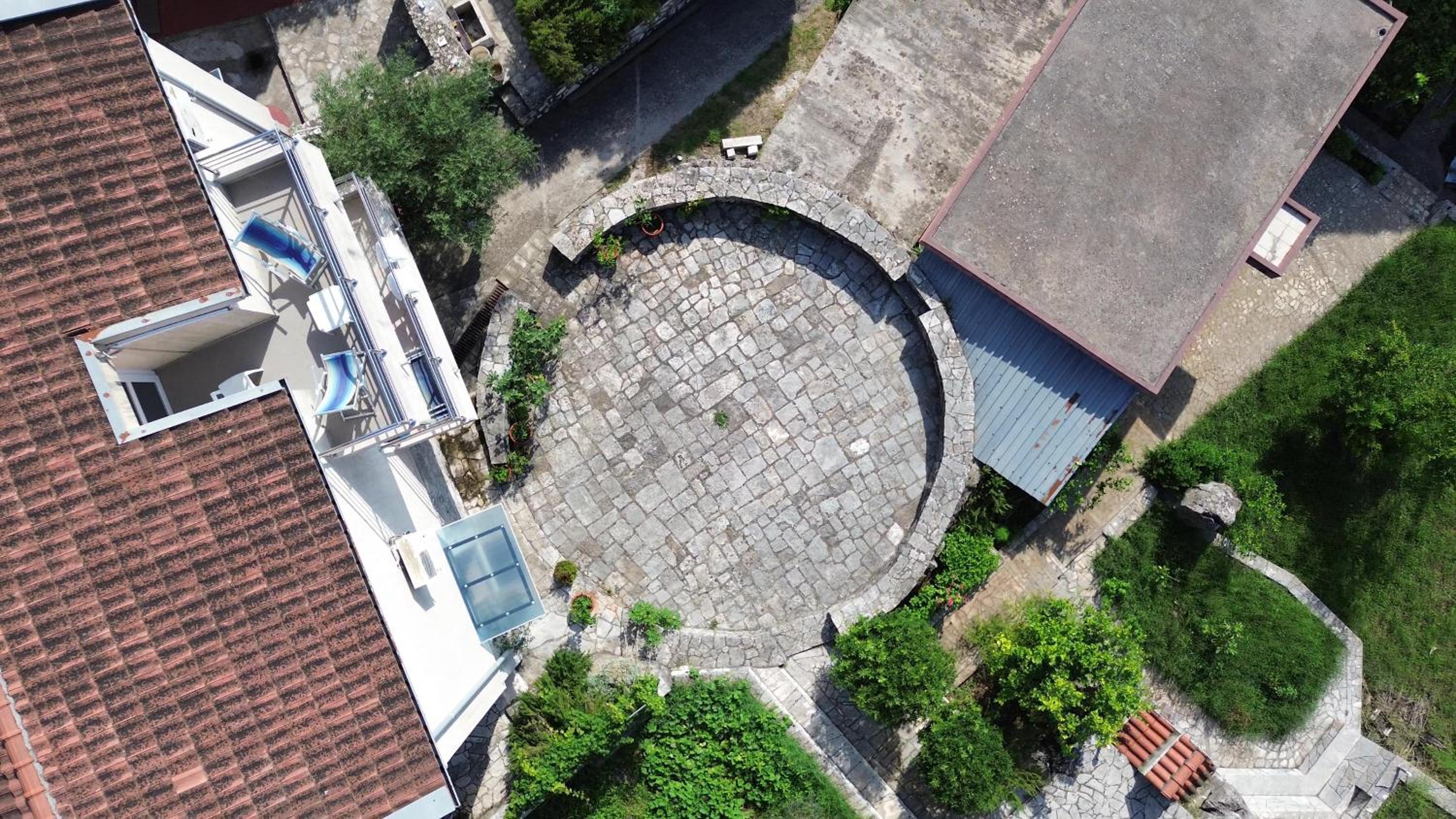 Stone Circle Apartments view 4