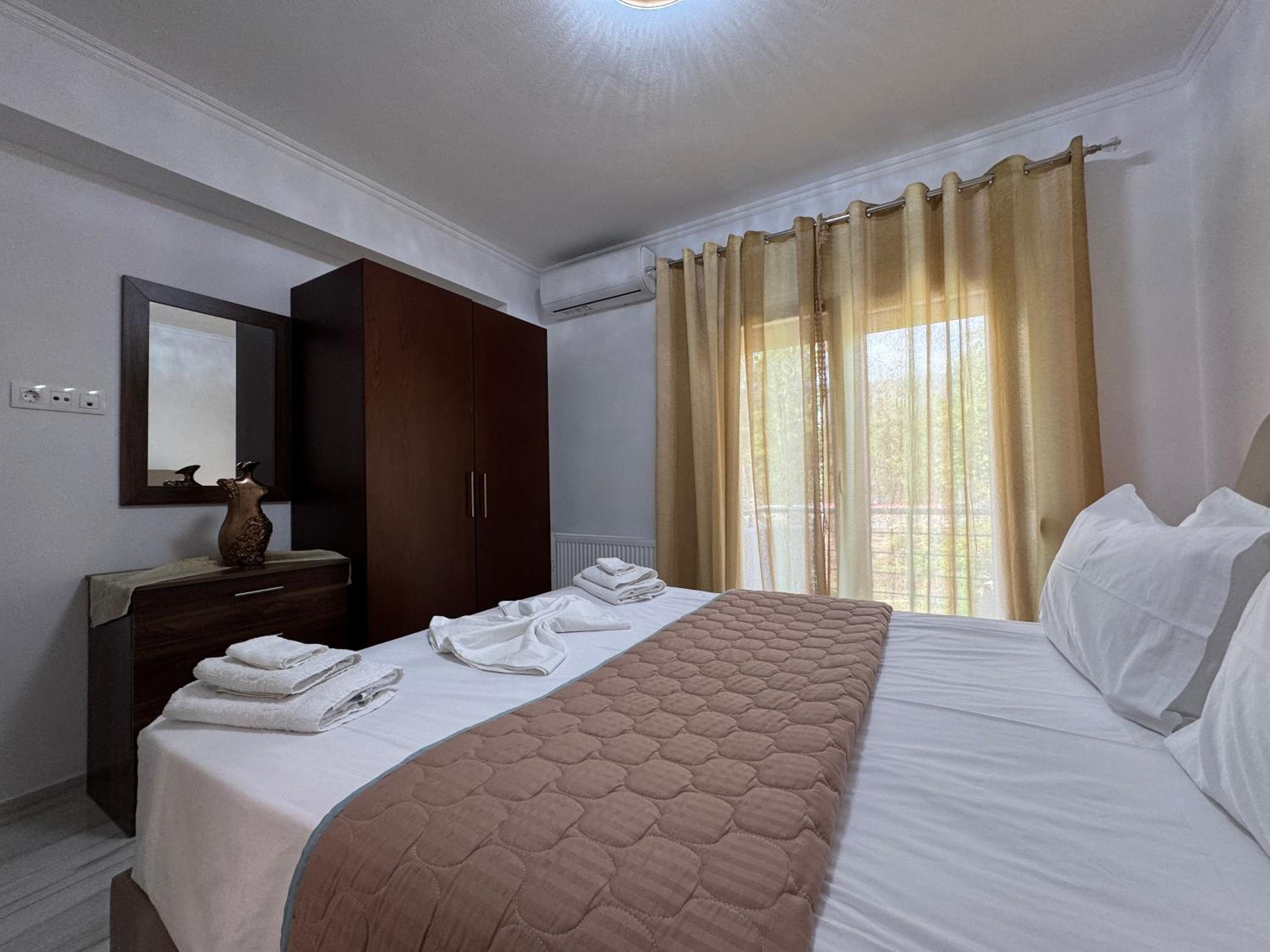 Violeta Apartments