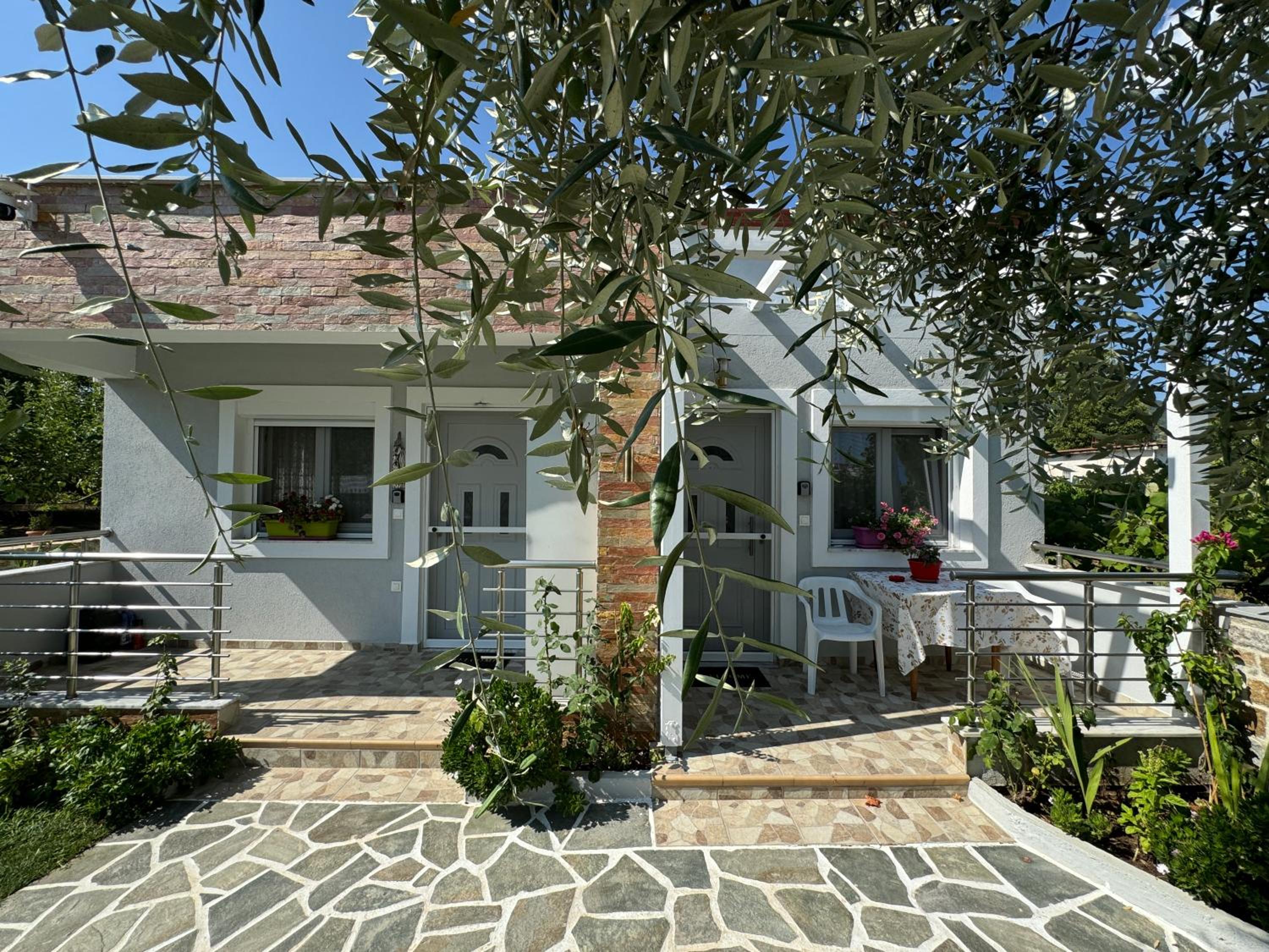 Violeta Apartments