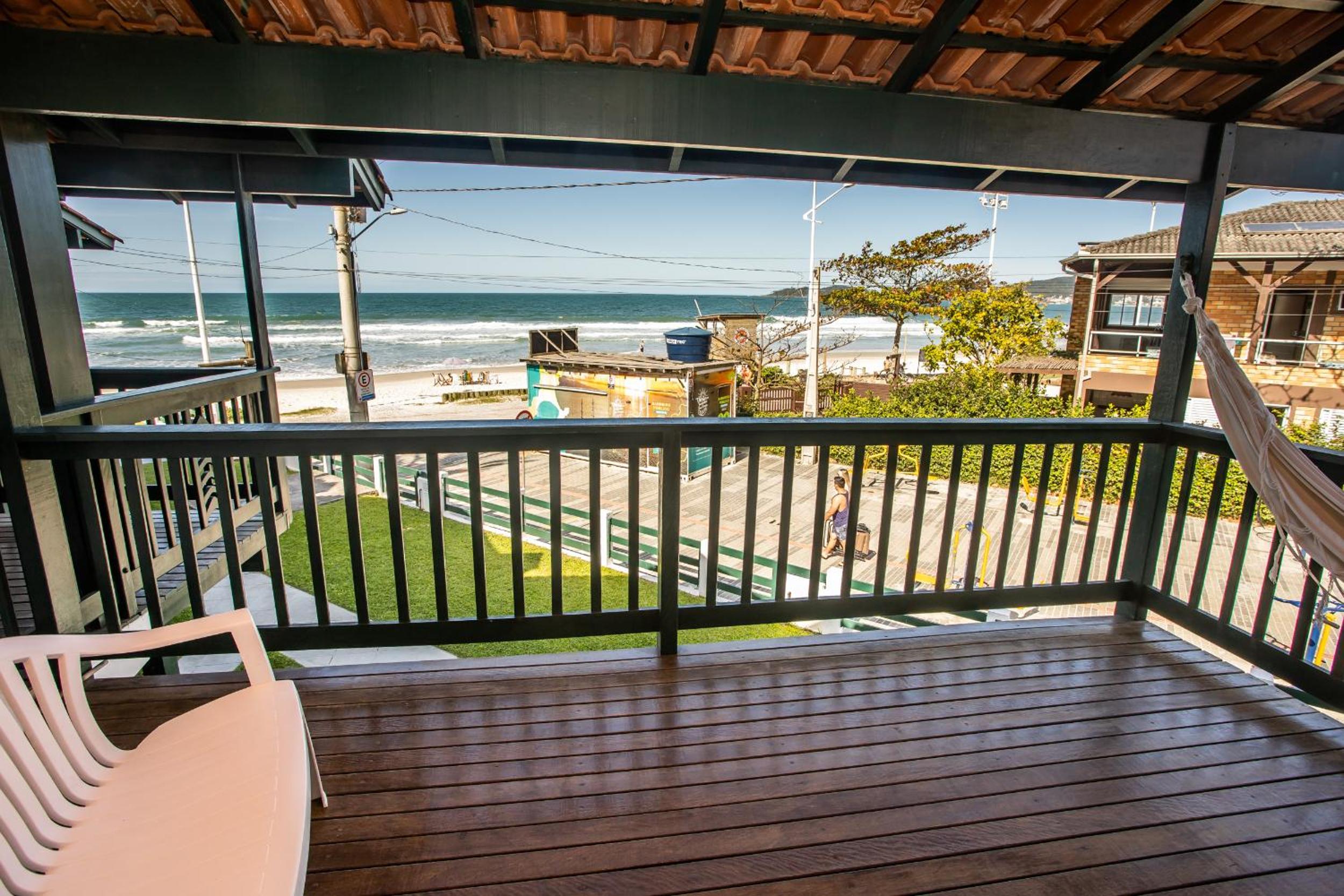 Duplex No 04 de 3 quartos frente ao mar