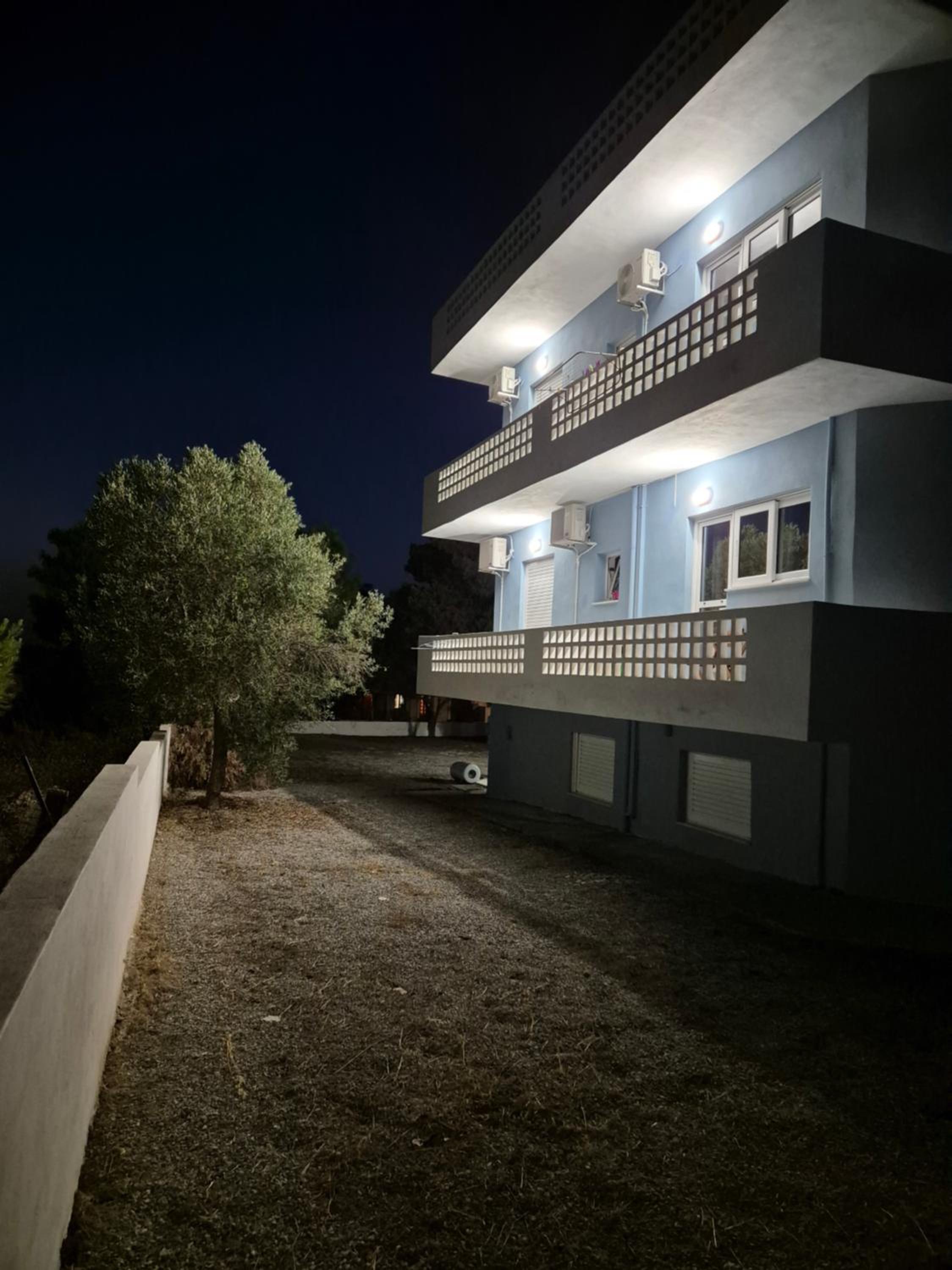 Deco Apartments Aigina view 5