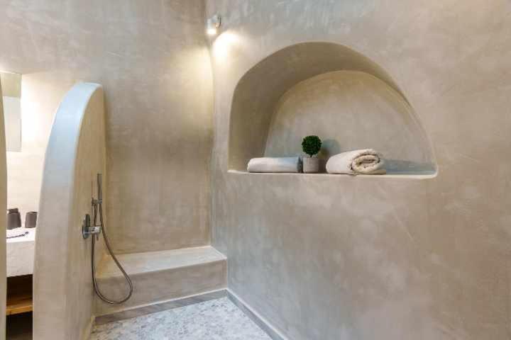Crown Cactus Cave Suite photo 3