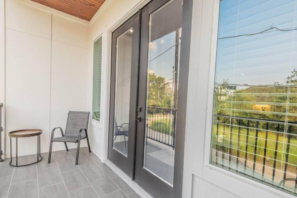New Paradise close to downtown Houston view 4