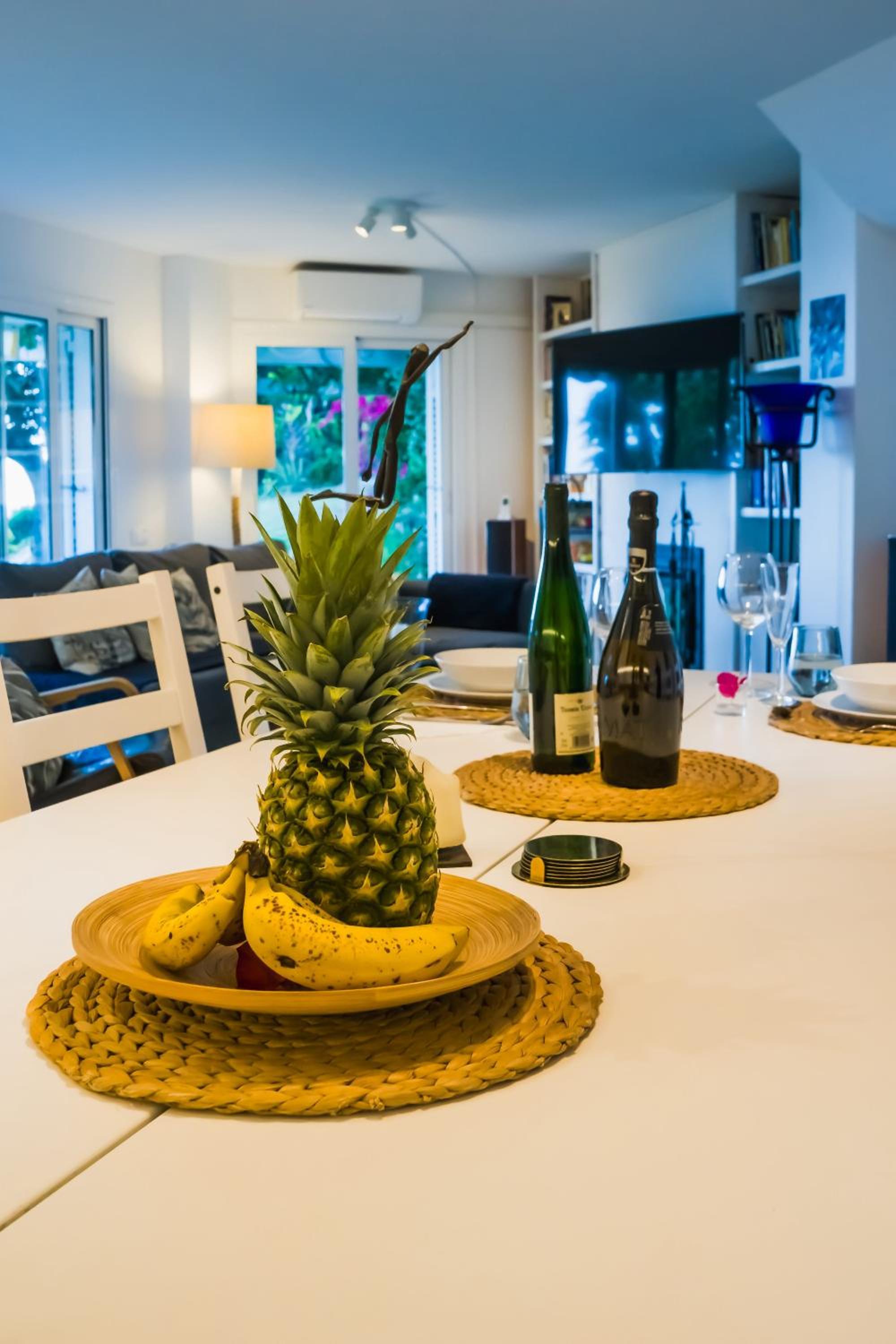 Fantástica casa frente al mar con jardín privado