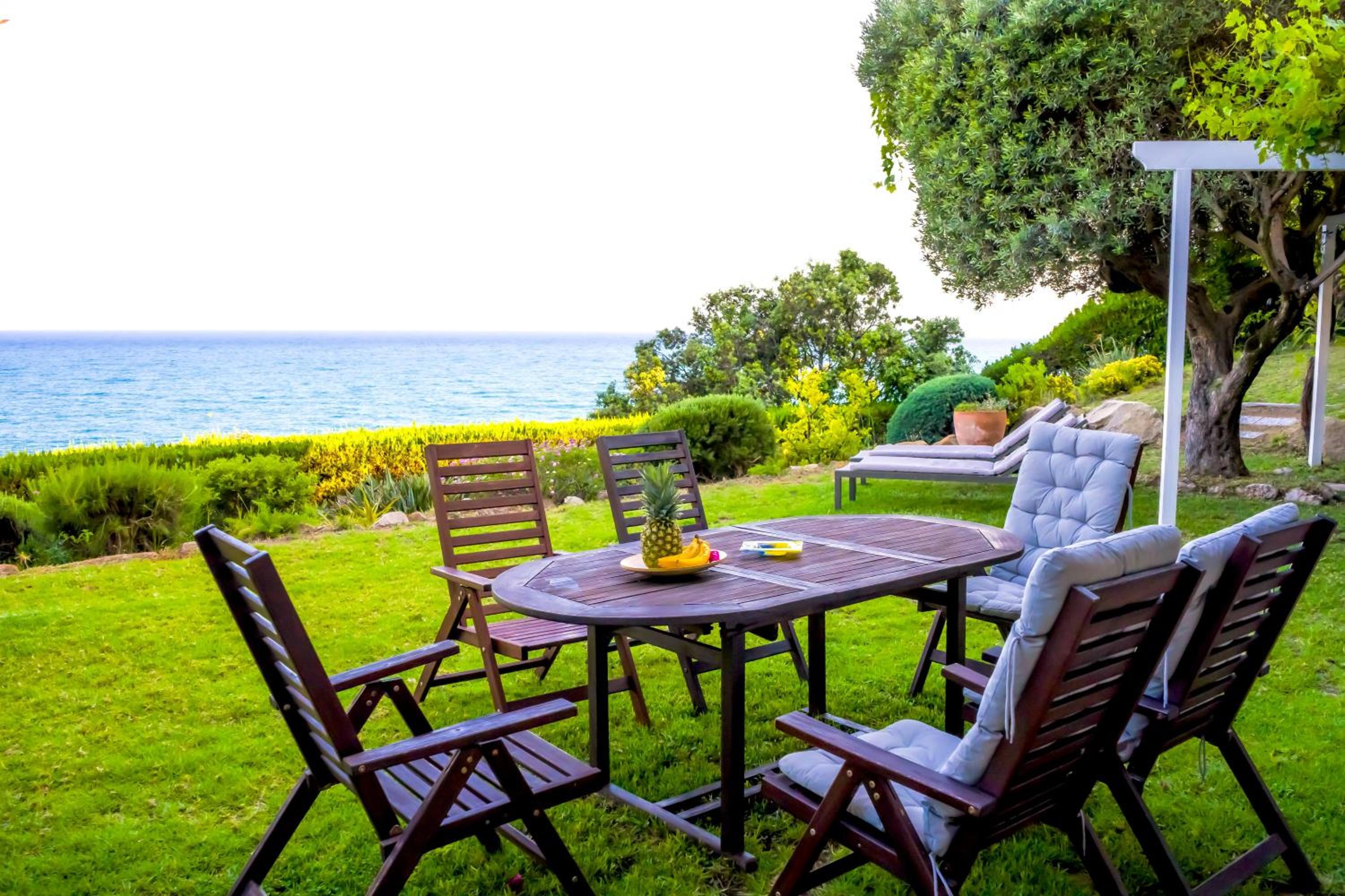 Fantástica casa frente al mar con jardín privado
