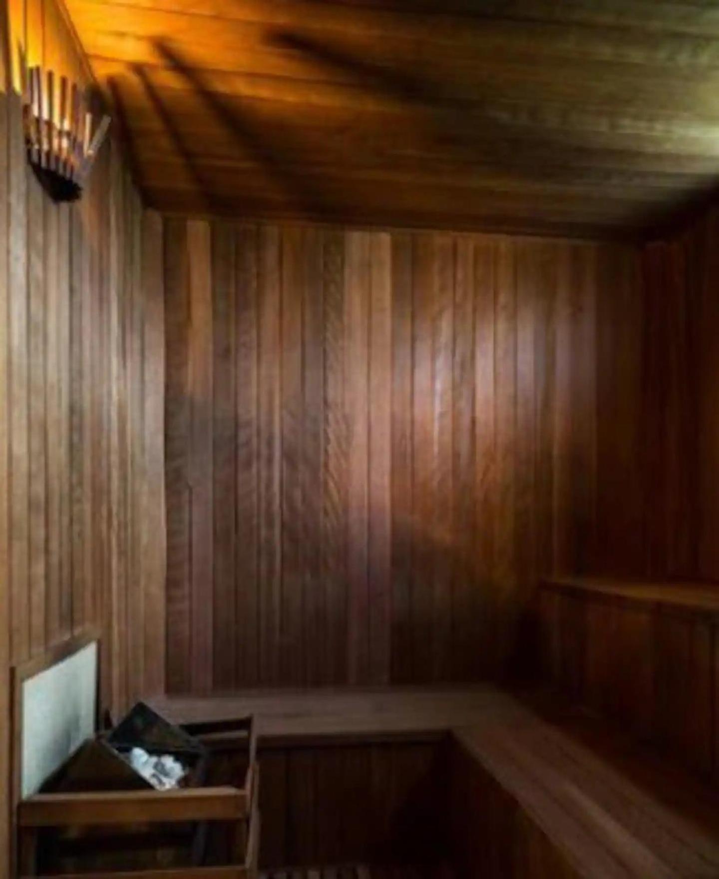 C4: Awesome Beach House