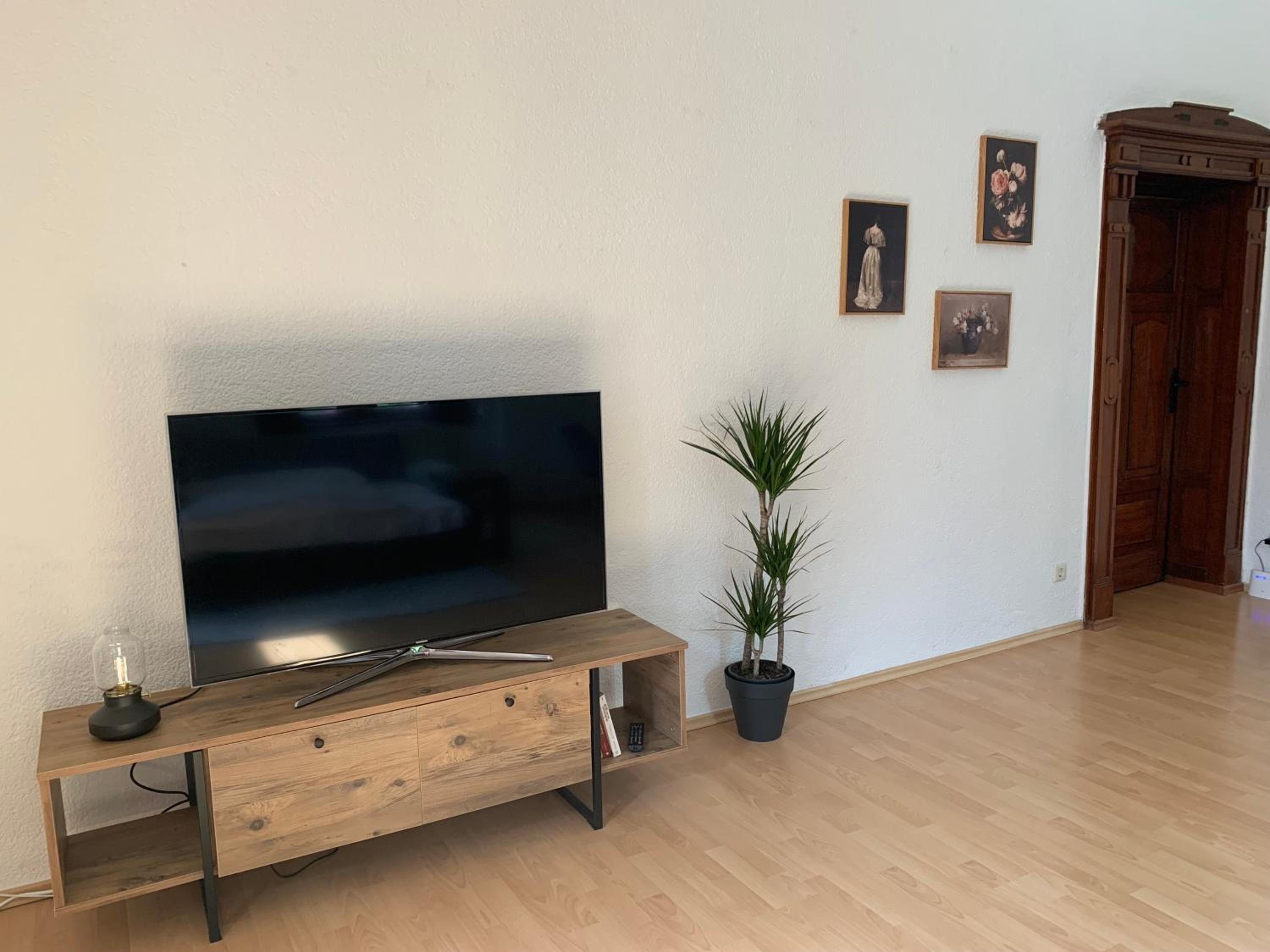 Burg Aue- Ferienwohnungen Erzglück - Familien - im Grünen - zentral