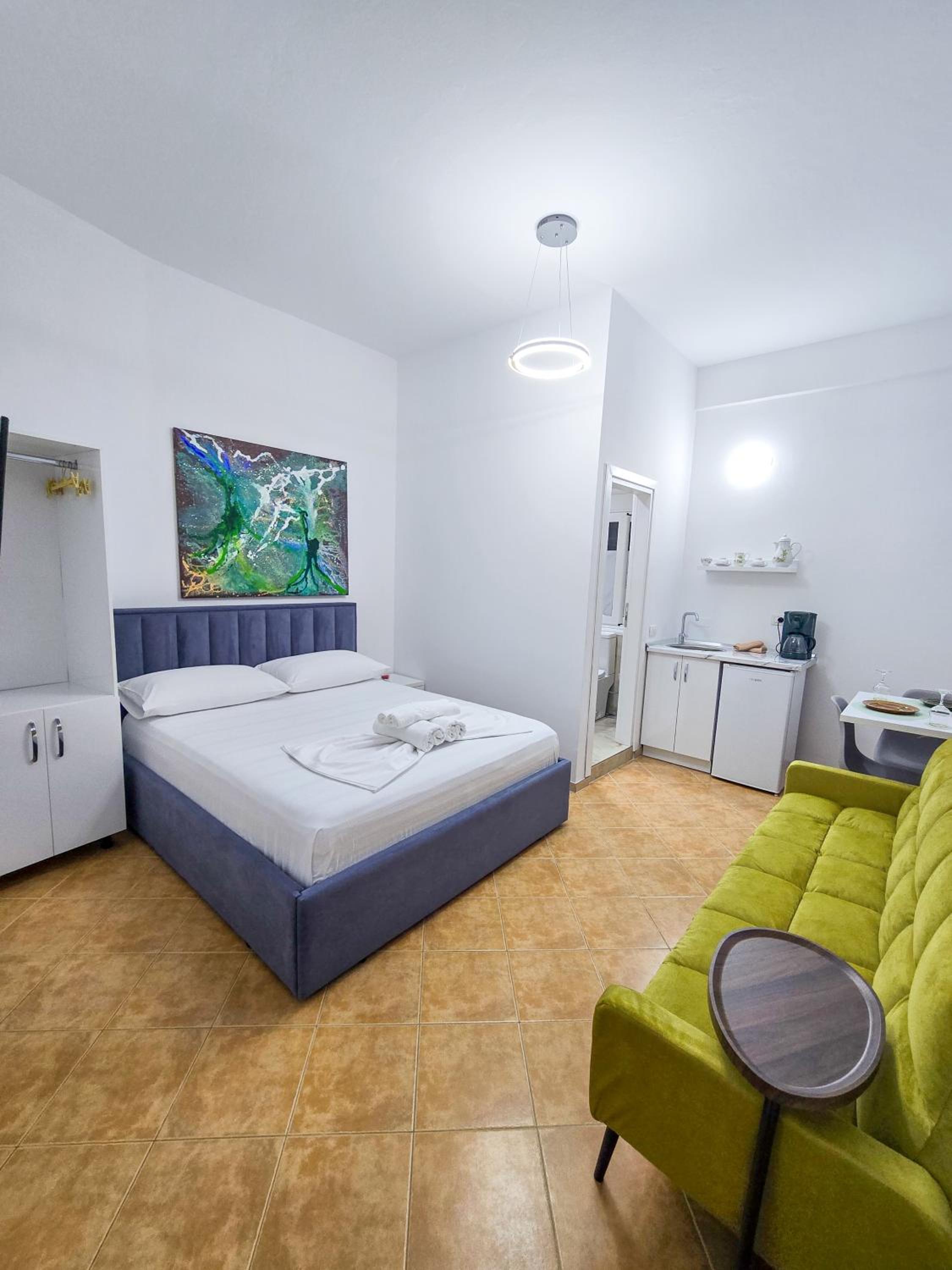 Eni Rooms