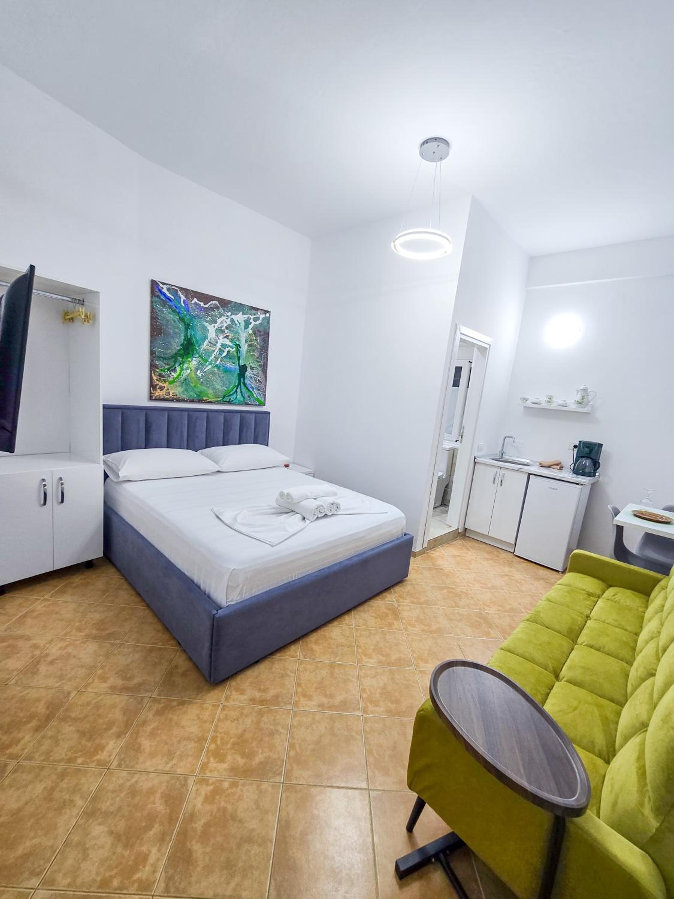 Eni Rooms