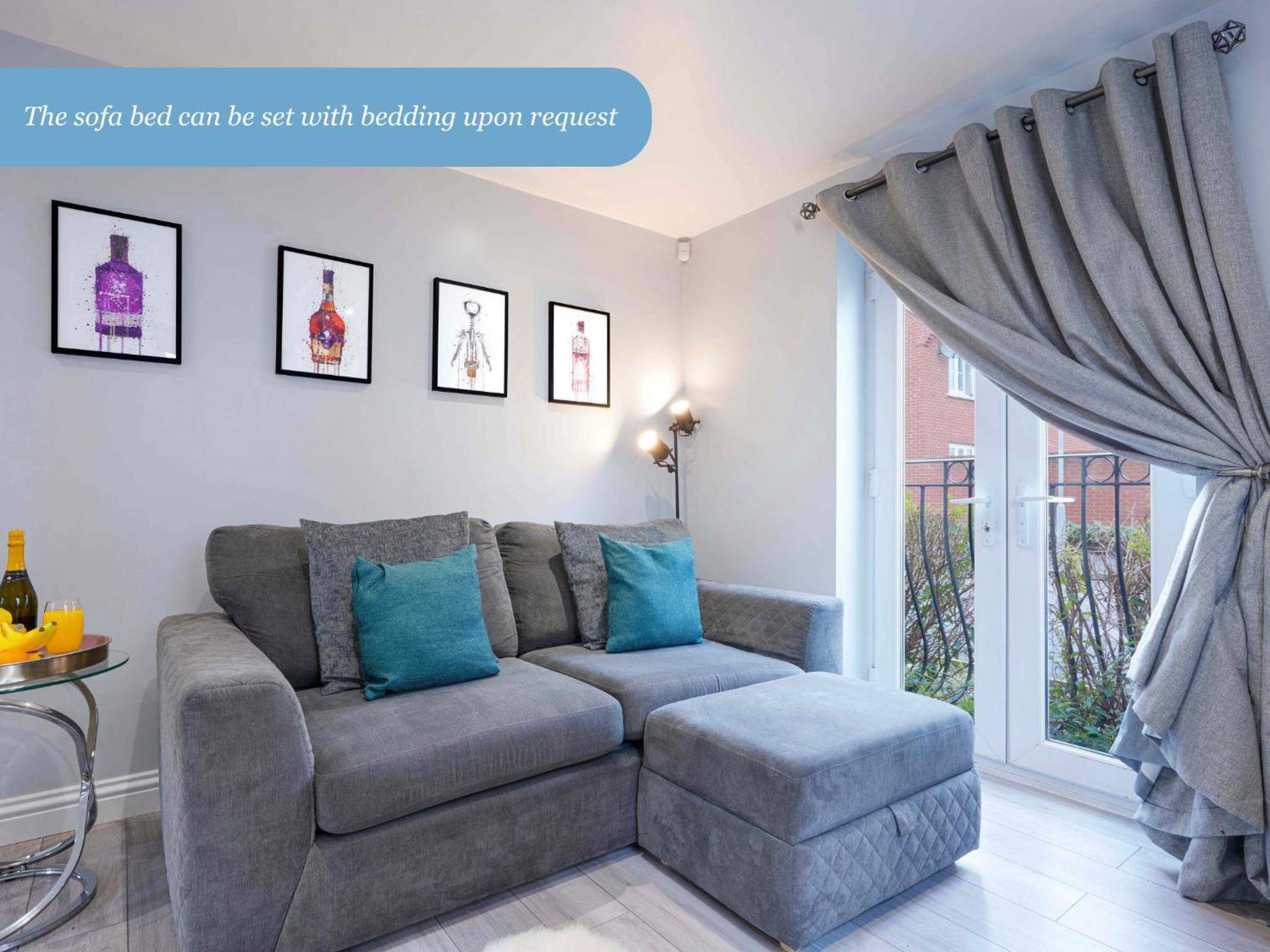 Stylish Apartment - Close to the City Centre - Free Parking, Fast Wi-Fi and Smart TV with Netflix by Yoko Property