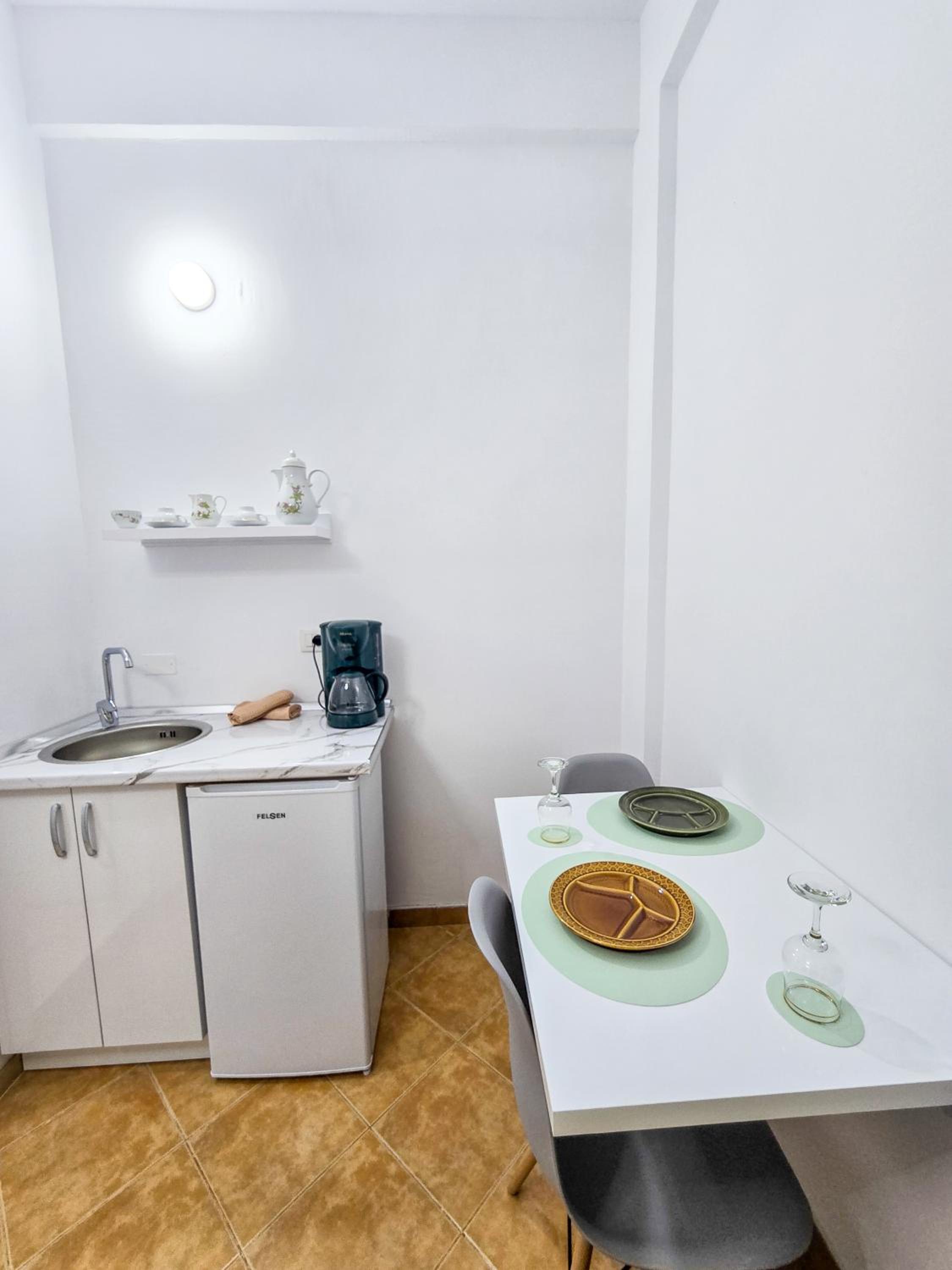 Eni Rooms