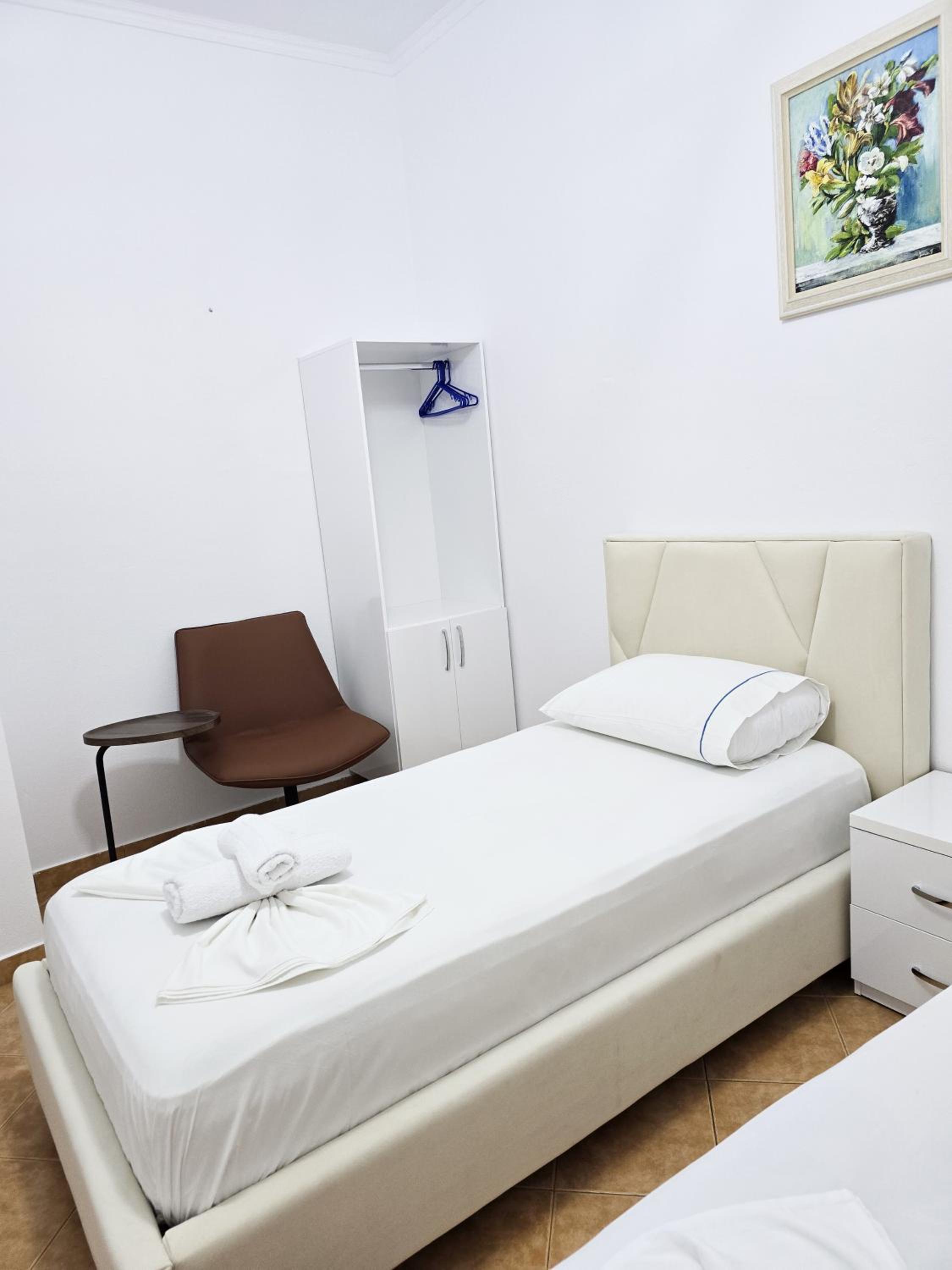 Eni Rooms
