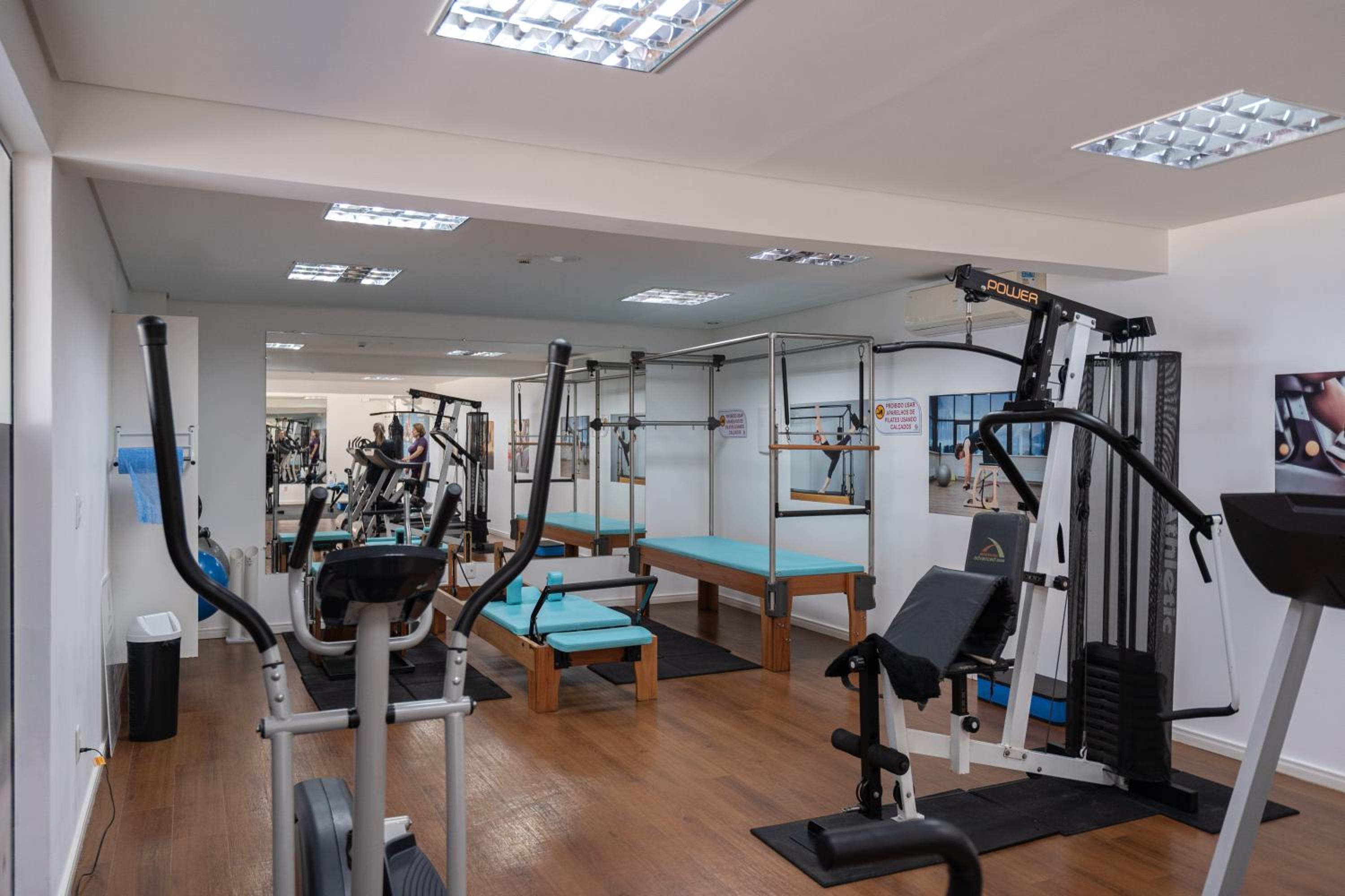 Apto Vista Mar Home Club Pé na Areia 3 Quartos Ares Condicionados Cozinha Completa Piscina Aquecida Jacuzzi Sauna Academia Quadra Playground Salão de Jogos