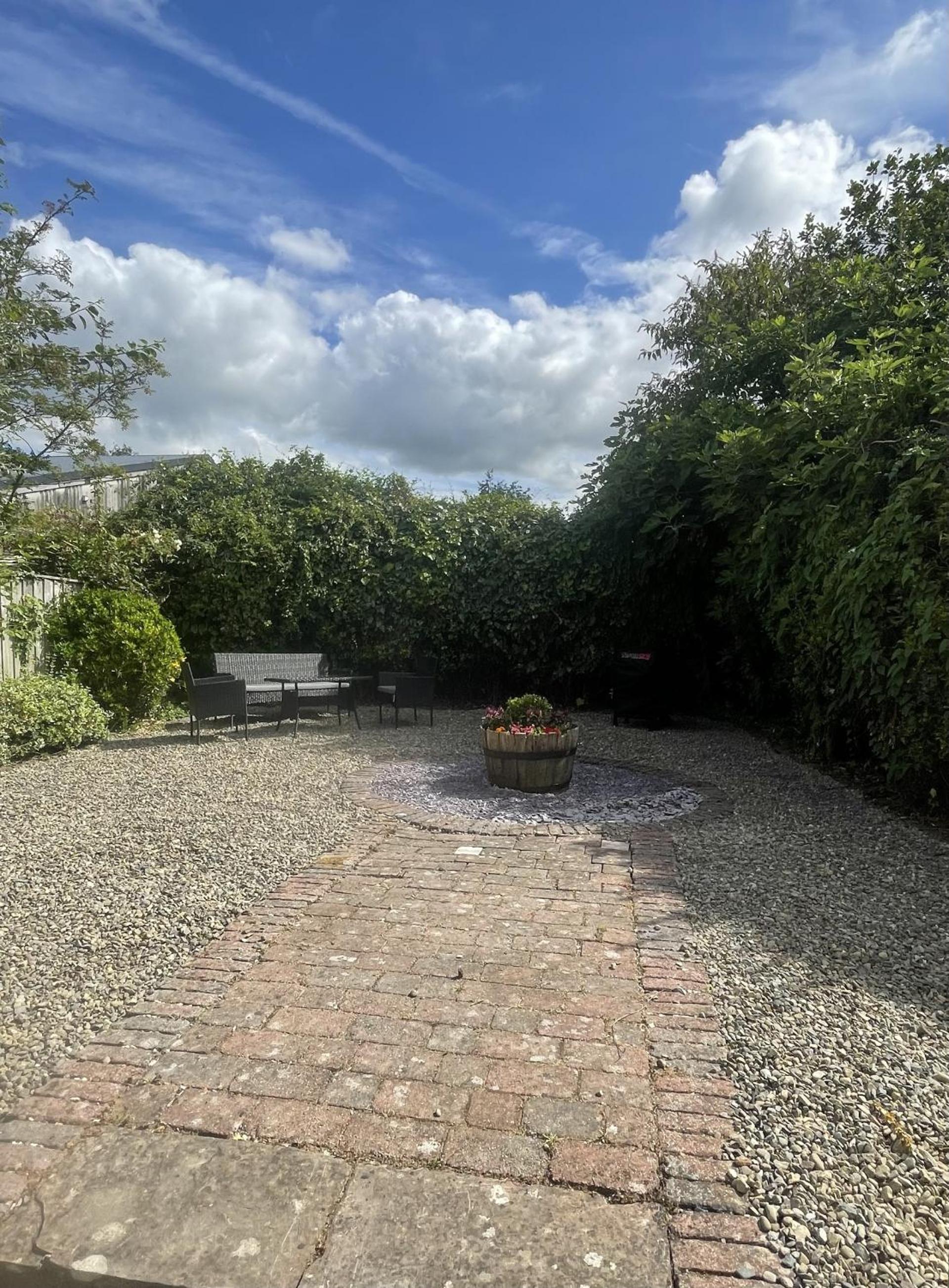 Grade 2 Cottage 1 bedroom, Ludlow centre view 5