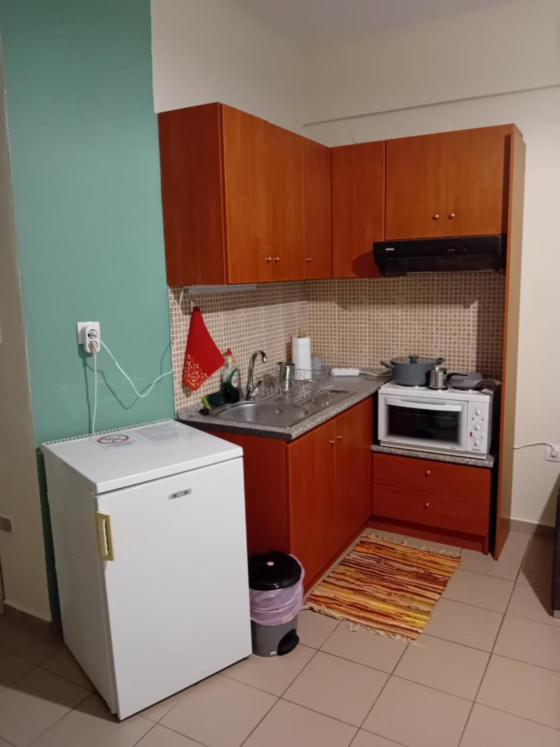 Xara' s studio en Kozani — kitchen