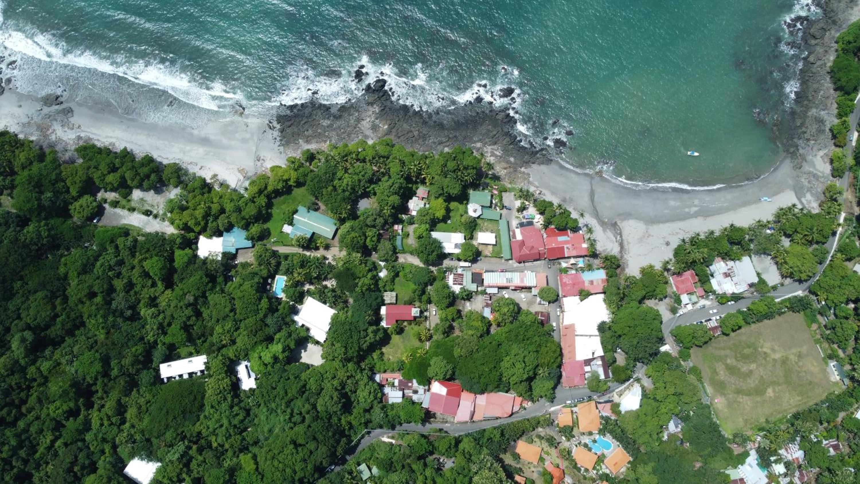 Tajalin Hostel - Montezuma Beach, Central location!