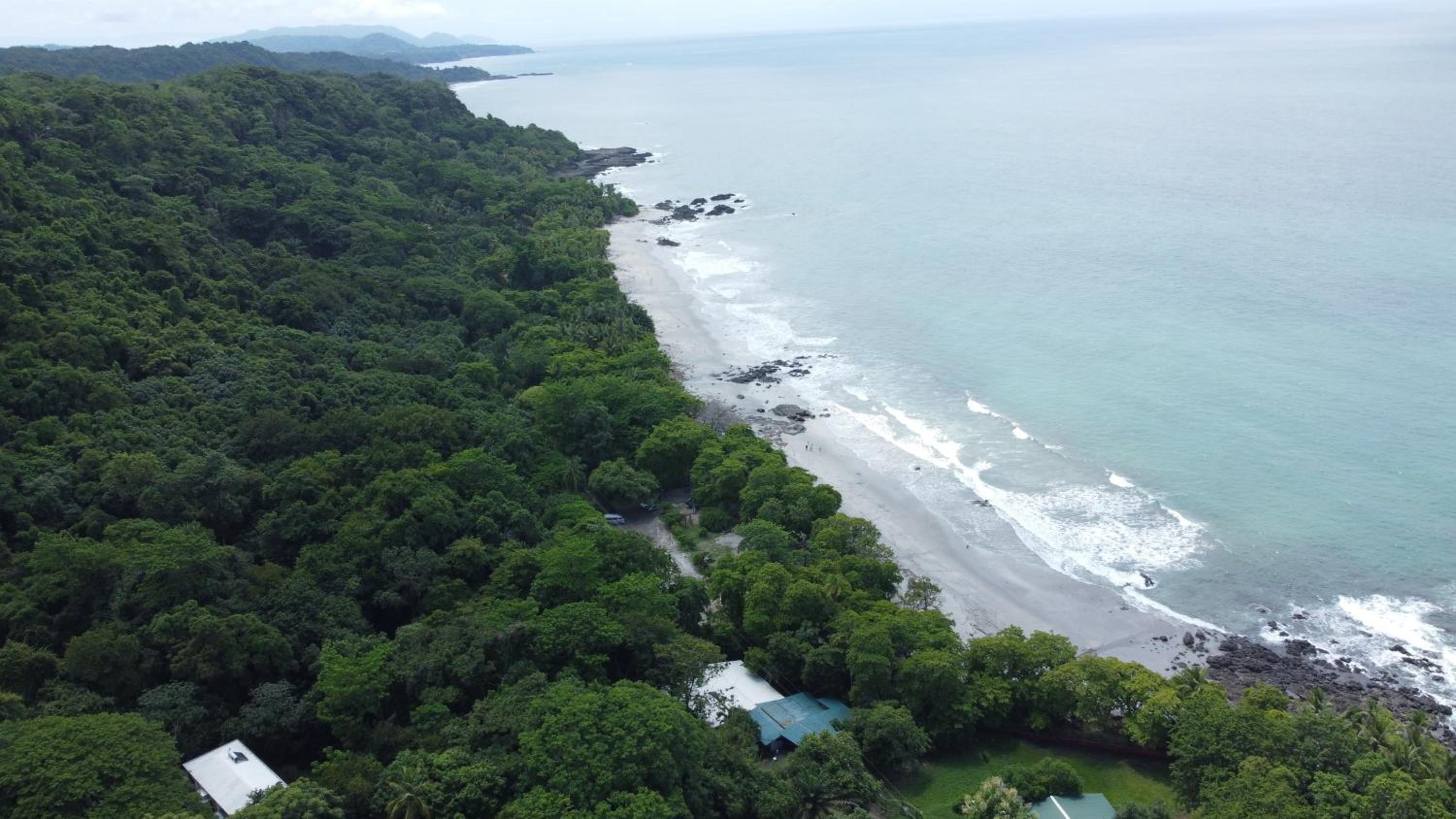 Tajalin Hostel - Montezuma Beach, Central location!