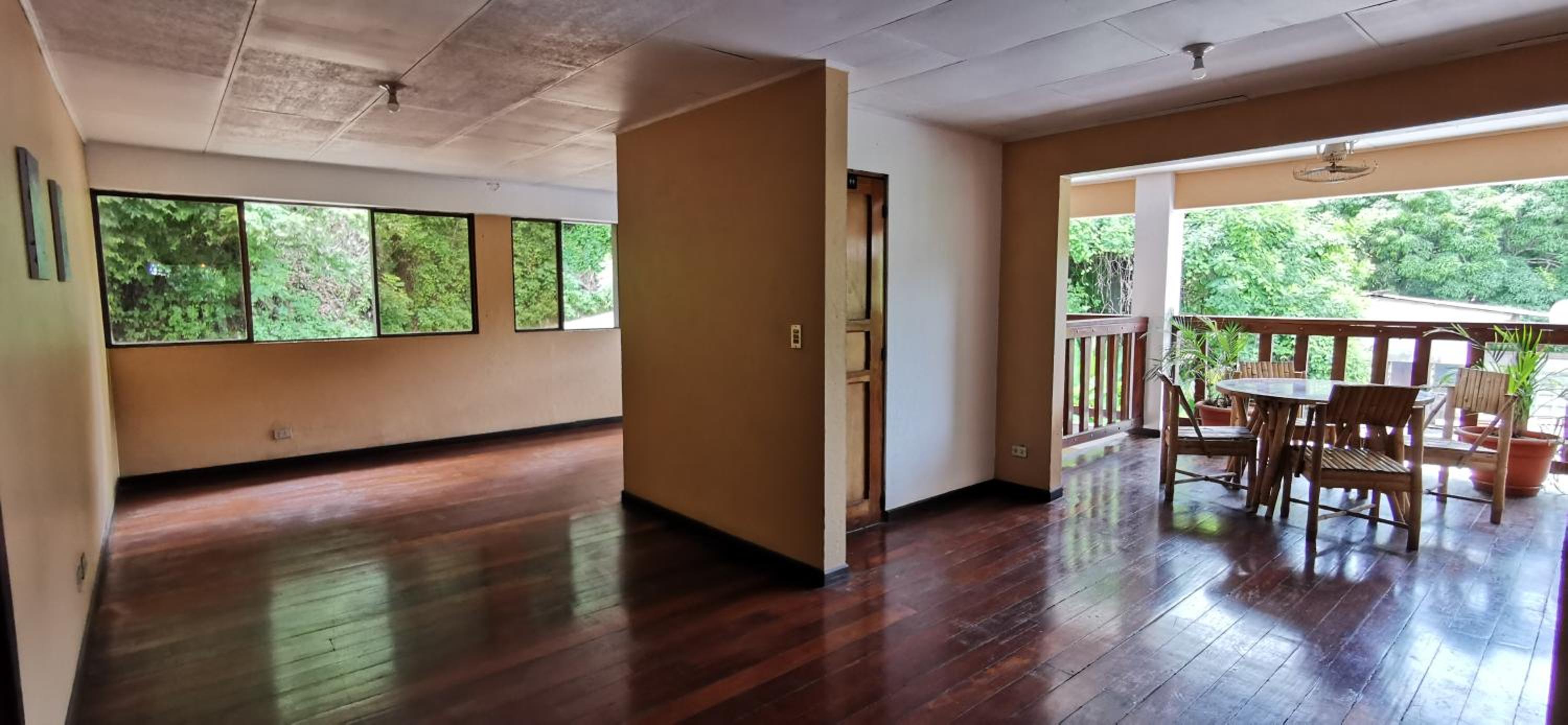 Tajalin Hostel - Montezuma Beach, Central location!