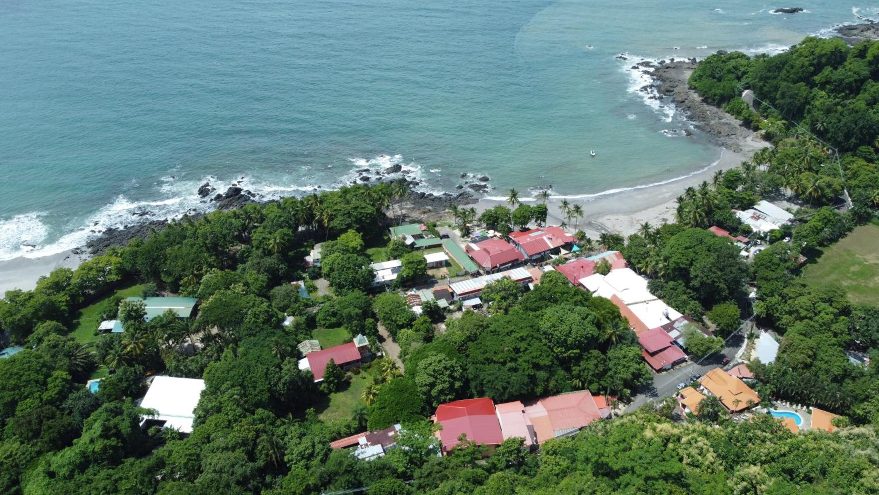 Tajalin Hostel - Montezuma Beach, Central location!