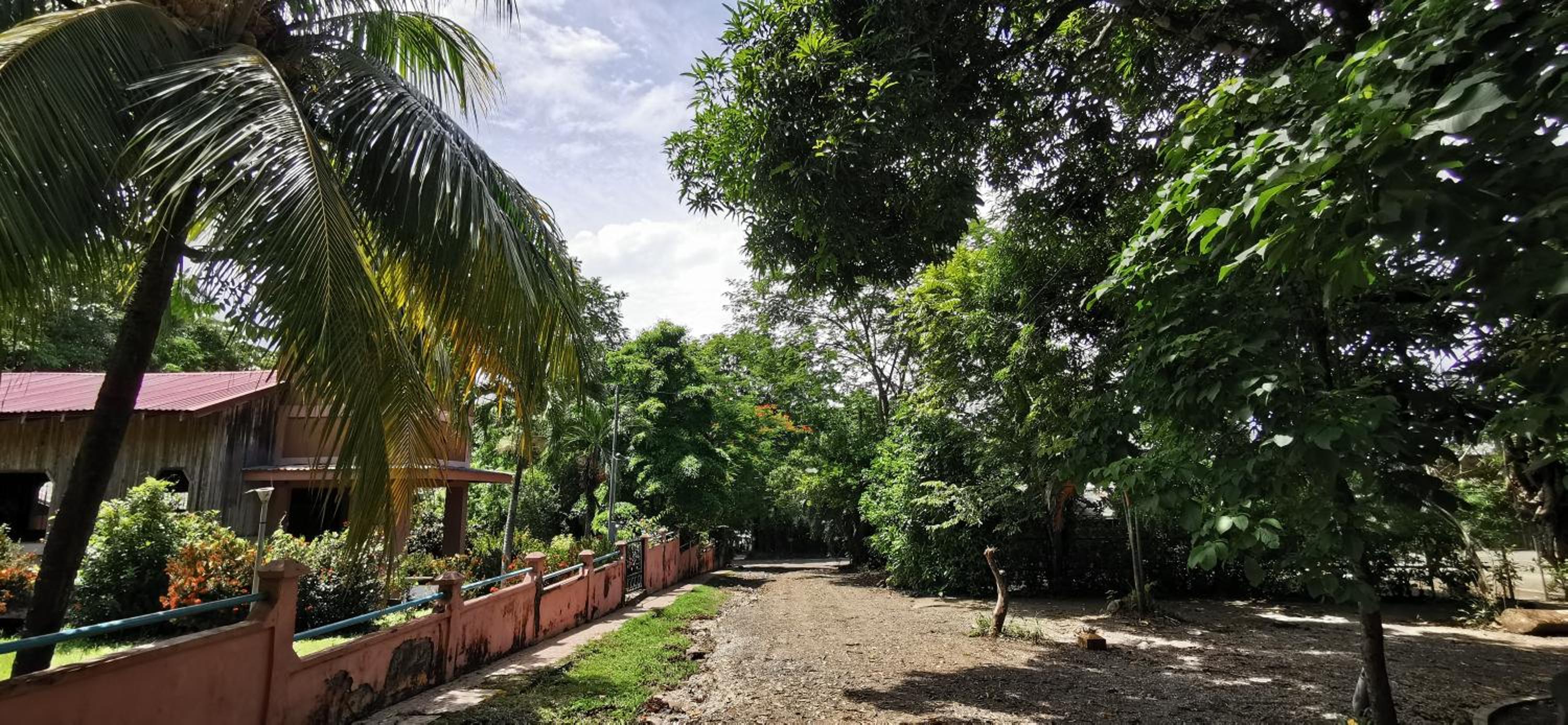 Tajalin Hostel - Montezuma Beach, Central location!