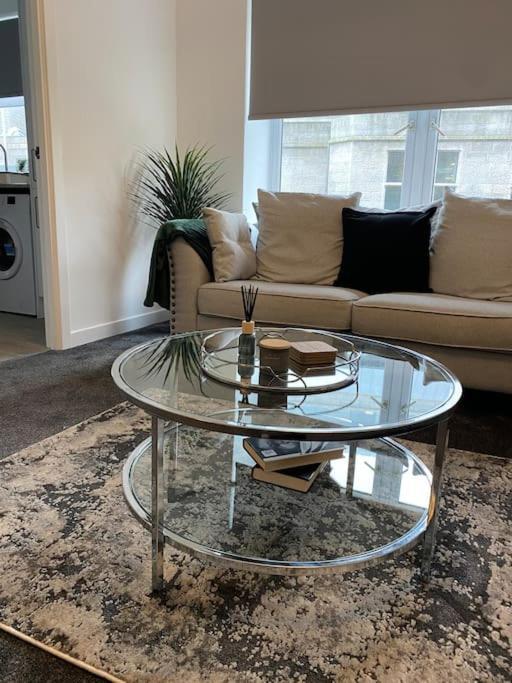 City Centre 2-Bedroom with Private Parking & Netflix view 4