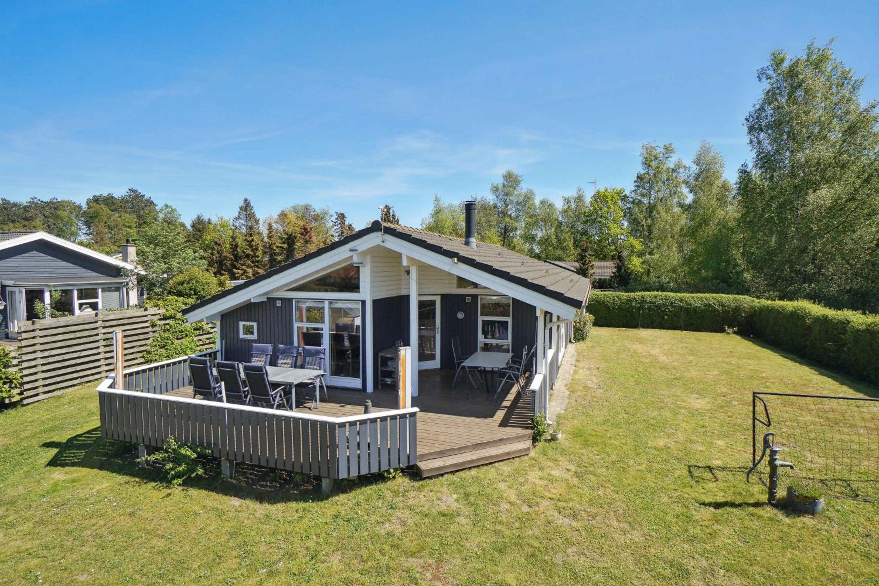 Cozy Holiday Home Close To Marielyst Beach