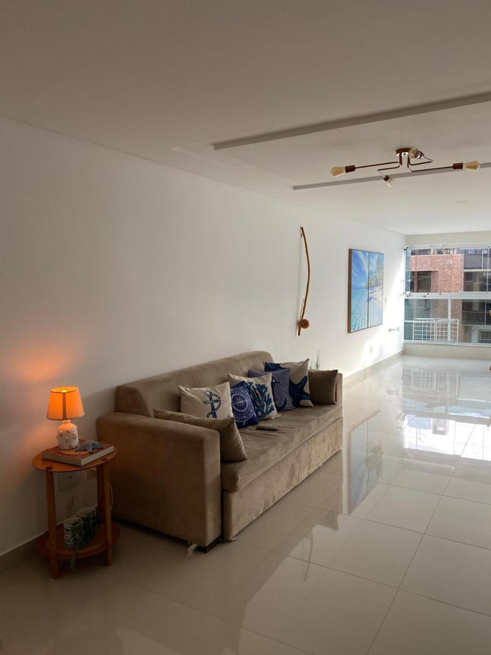 Apto NOVO BEIRA MAR Praia do Morro vista mar e montanha com 120m 3 qtos Ed Elegance limitado a 8 hóspedes independente da idade