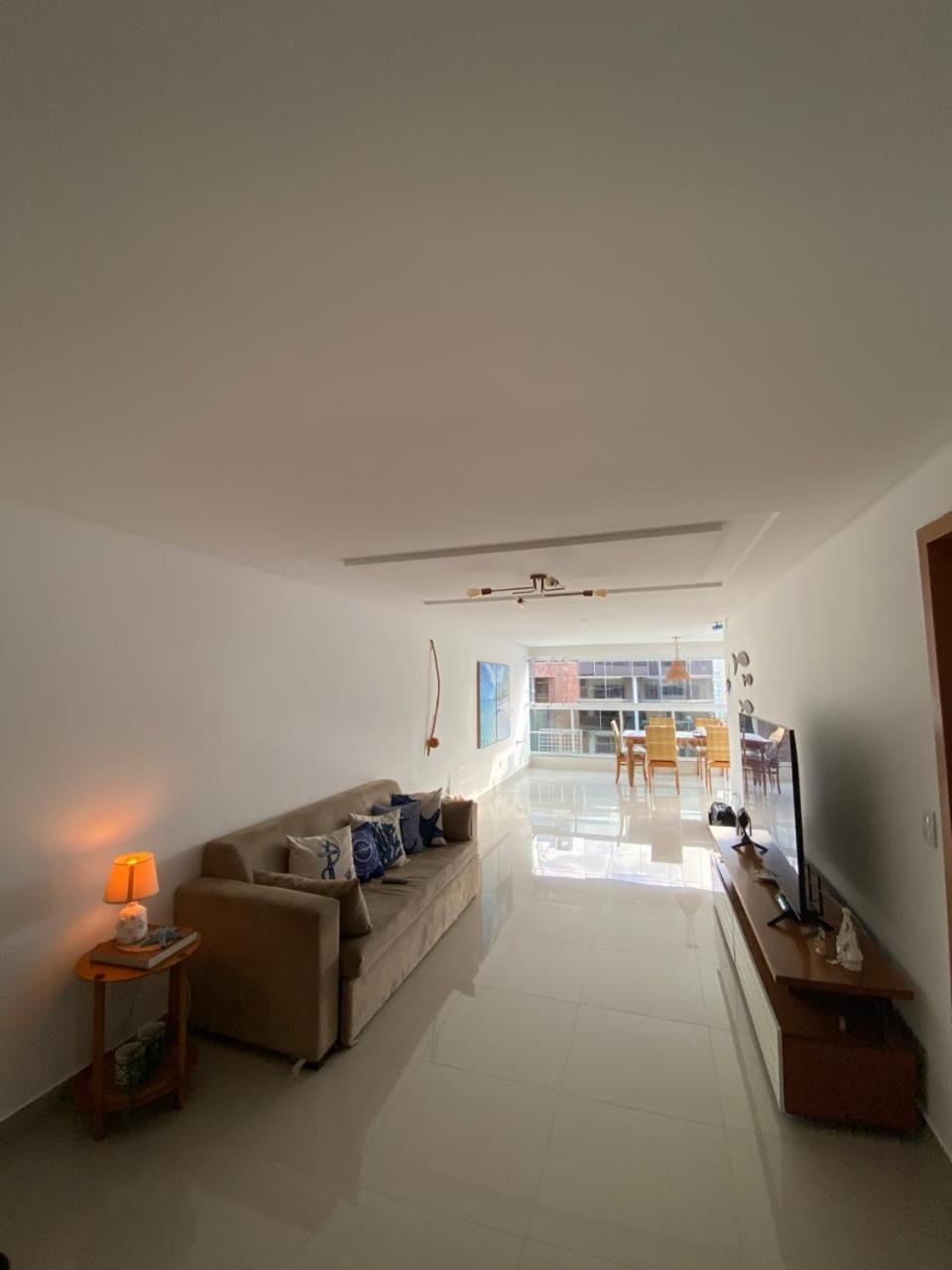 Apto NOVO BEIRA MAR Praia do Morro vista mar e montanha com 120m 3 qtos Ed Elegance limitado a 8 hóspedes independente da idade