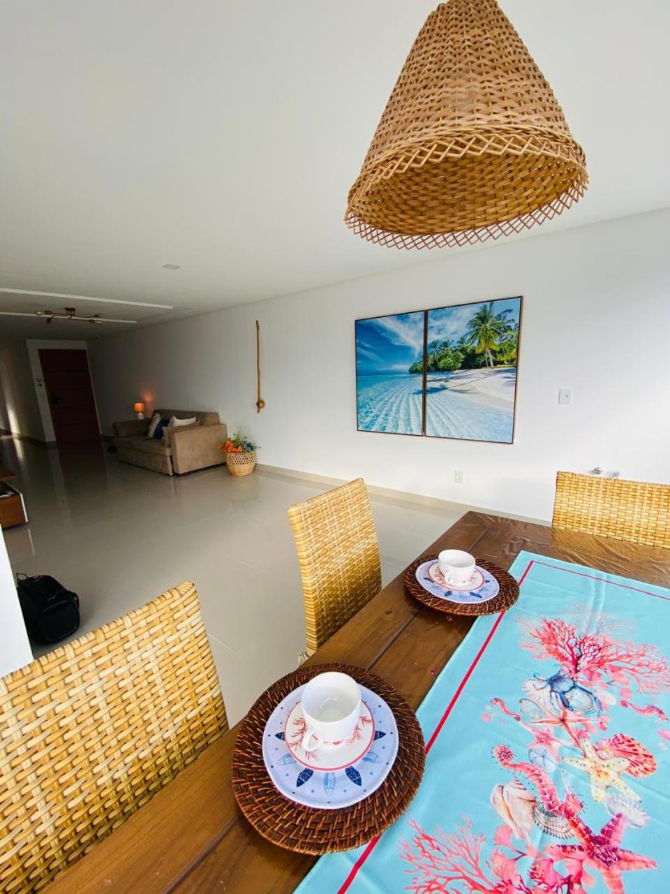 Apto NOVO BEIRA MAR Praia do Morro vista mar e montanha com 120m 3 qtos Ed Elegance limitado a 8 hóspedes independente da idade