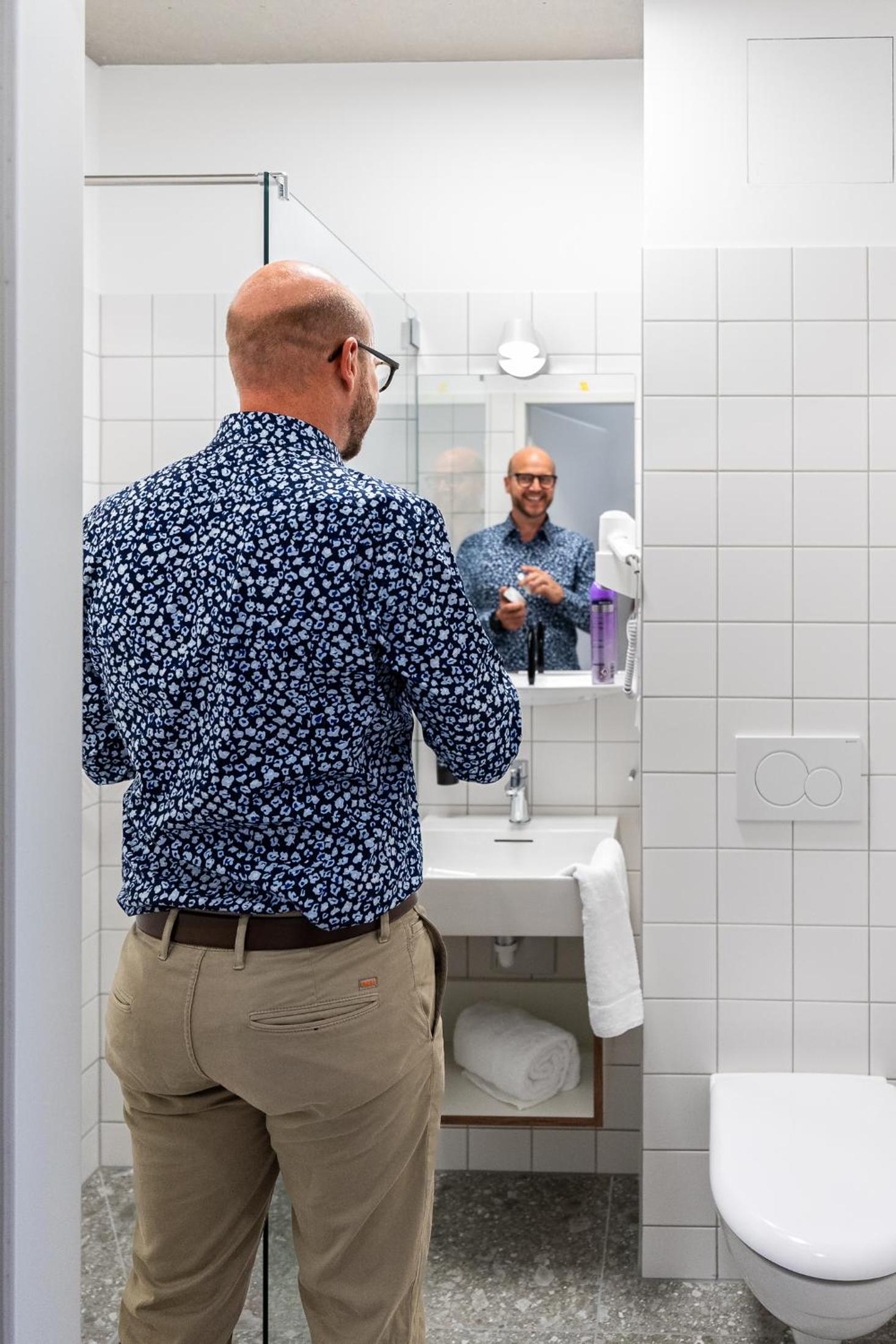 Motel Schlafraum Weng-Dein smartes Hotel-contactless check-In