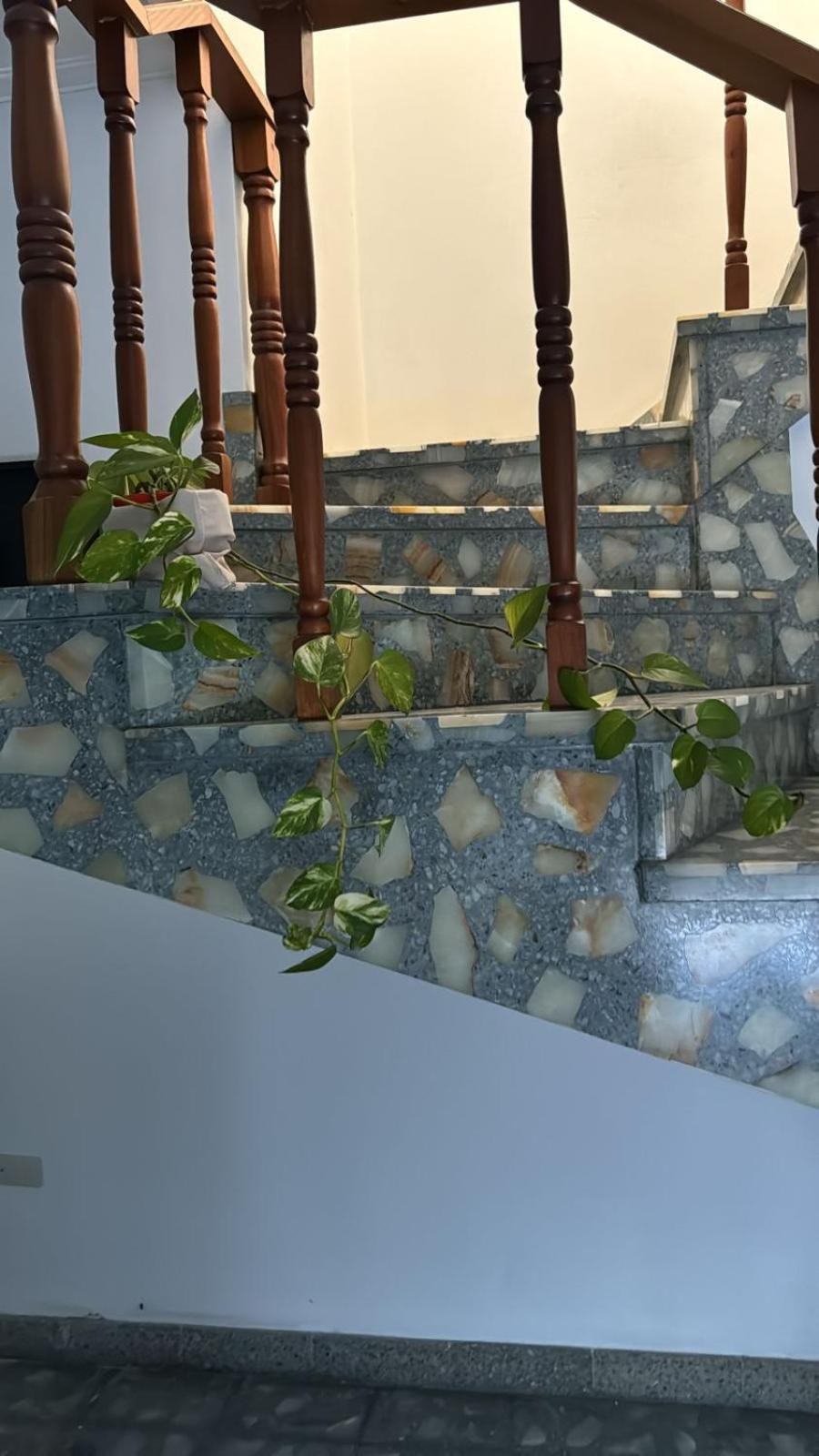 Casa Zona Residencial , pileta, garage doble y quincho con parrilla