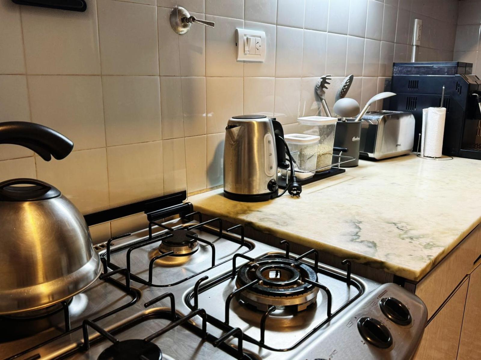 Casa Zona Residencial , pileta, garage doble y quincho con parrilla