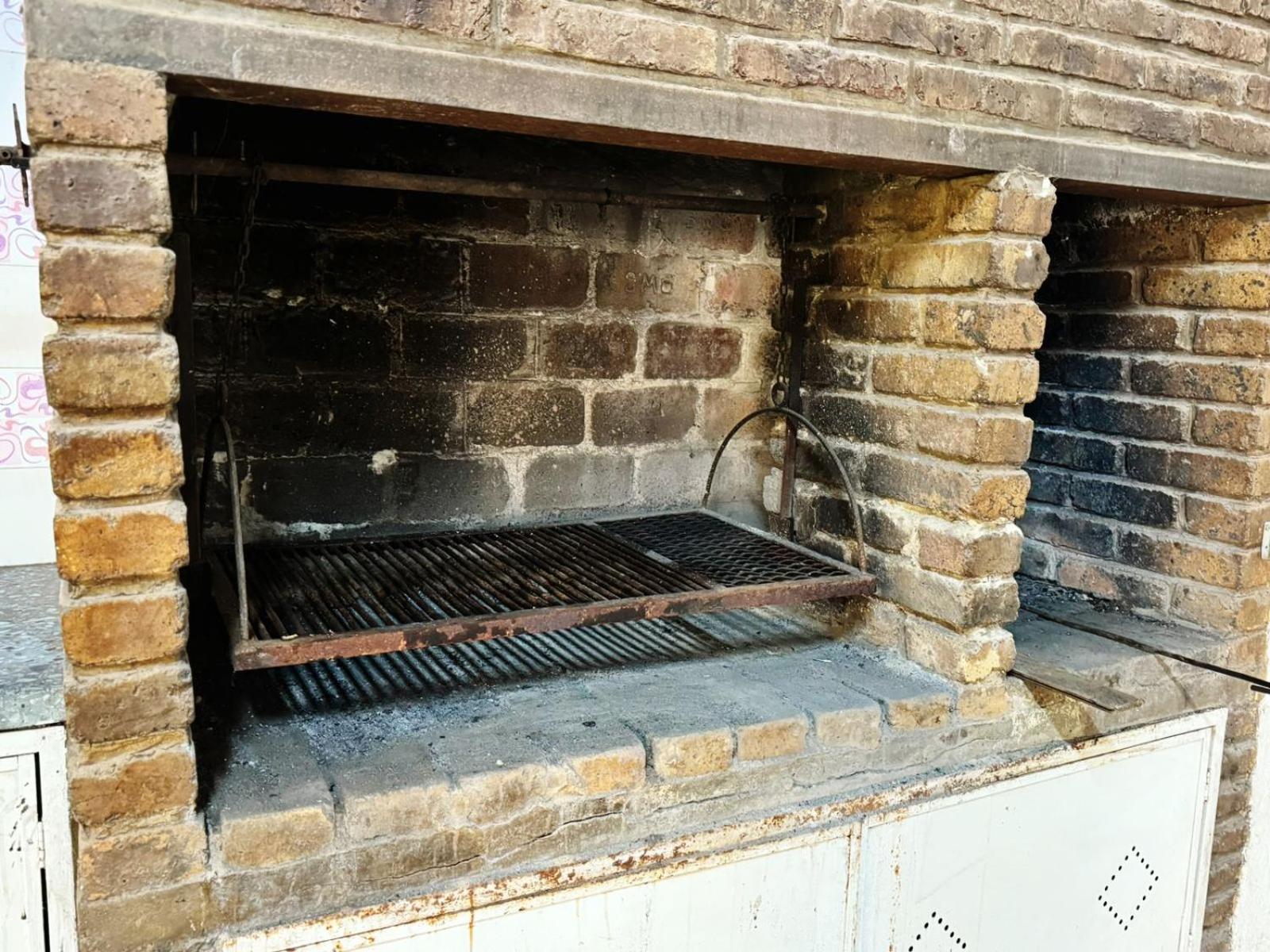 Casa Zona Residencial , pileta, garage doble y quincho con parrilla