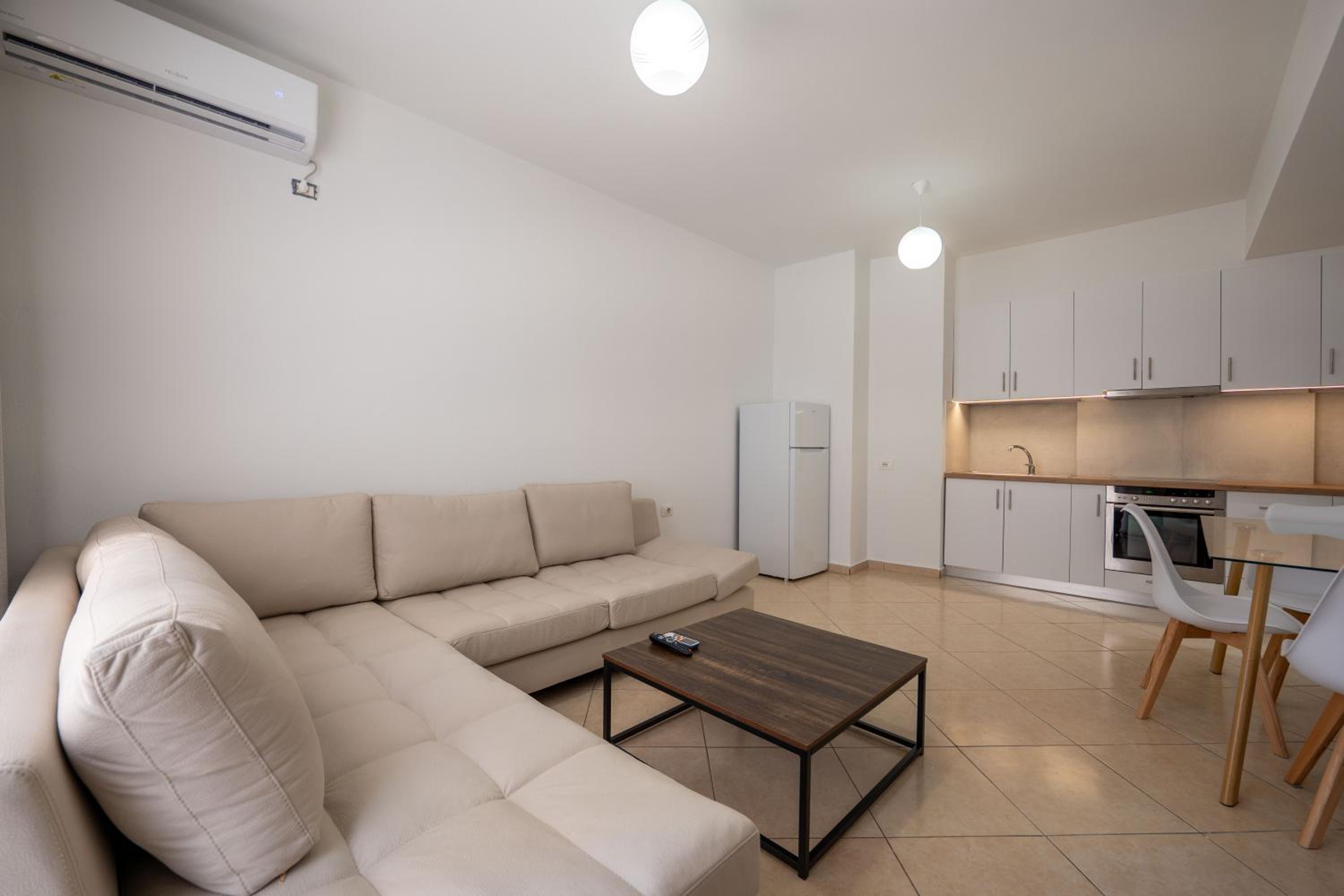 Meri's Apartments 1