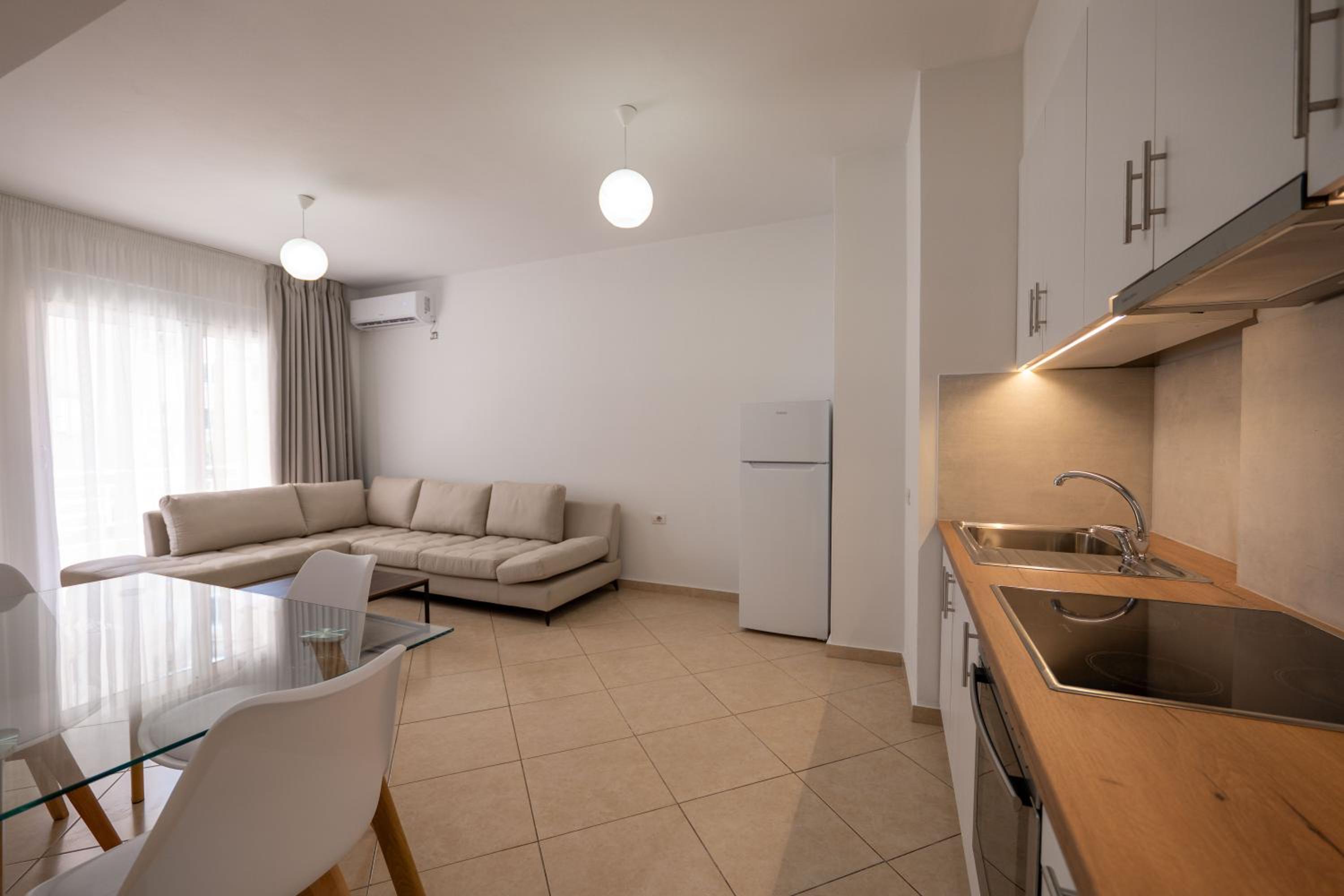 Meri's Apartments 1