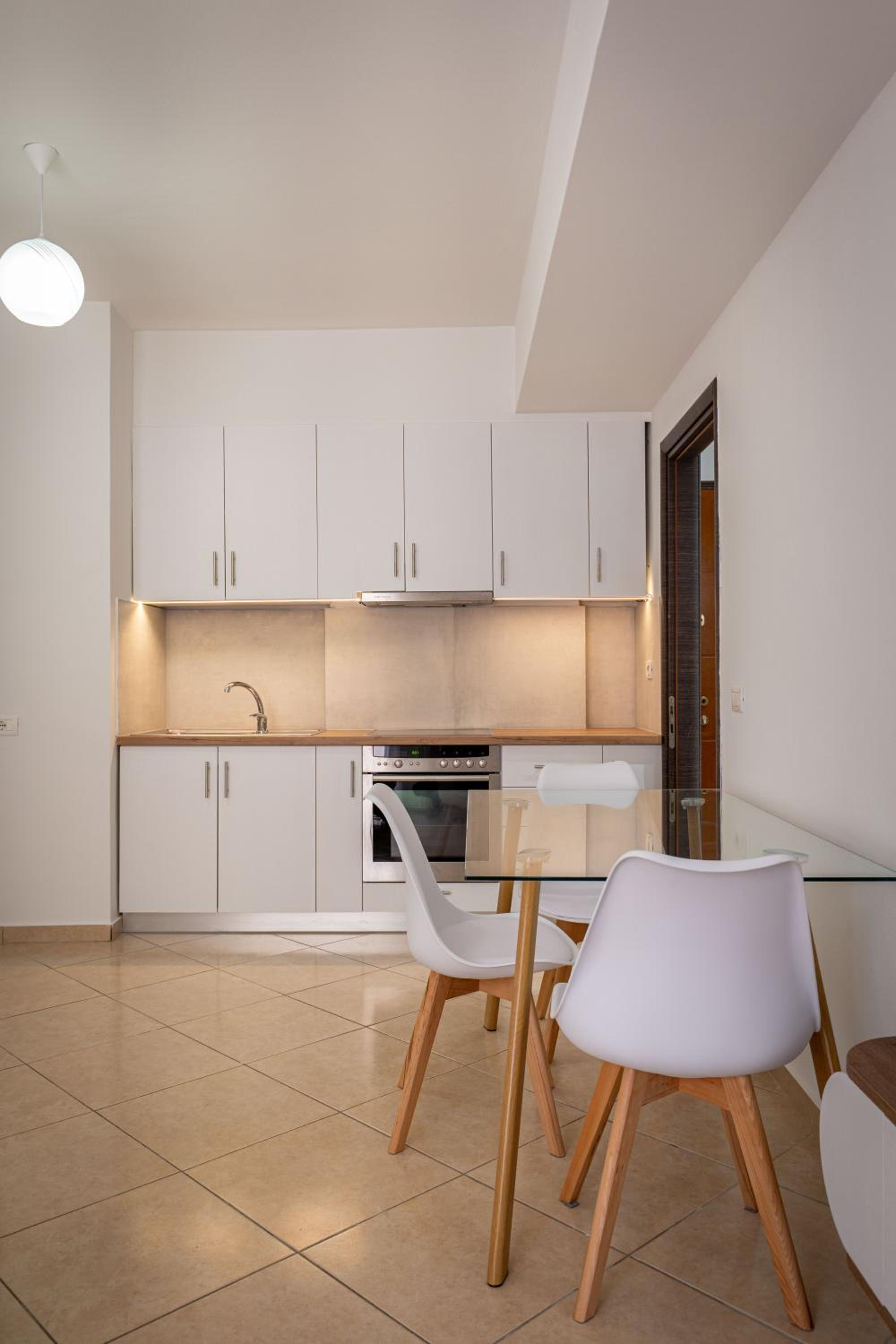 Meri's Apartments 1
